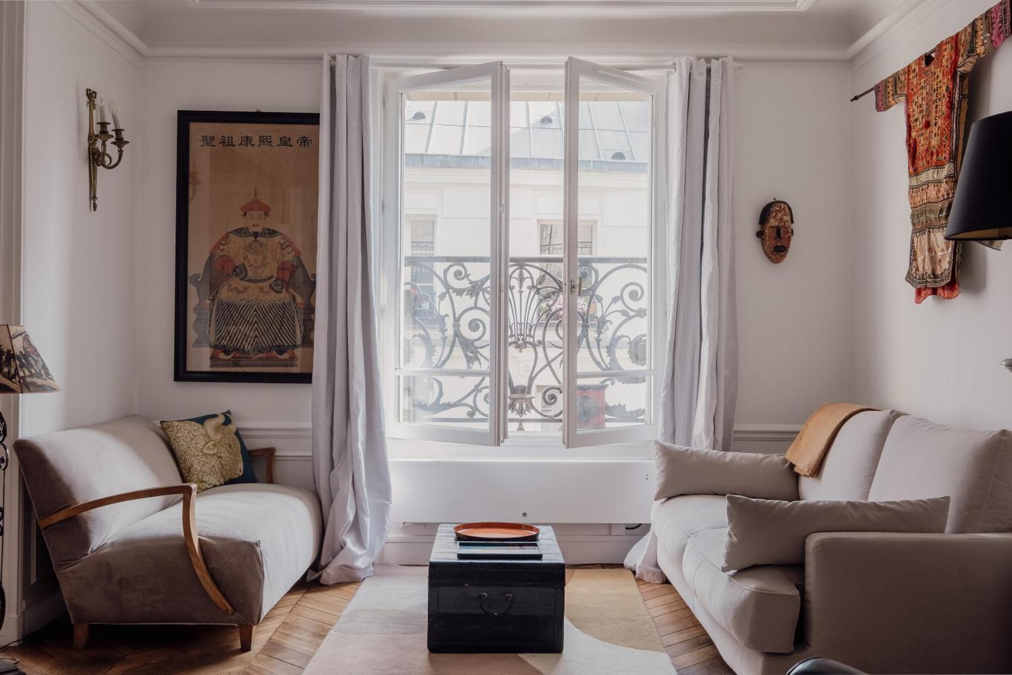 Veeve - Mid-century Mystique Apartment