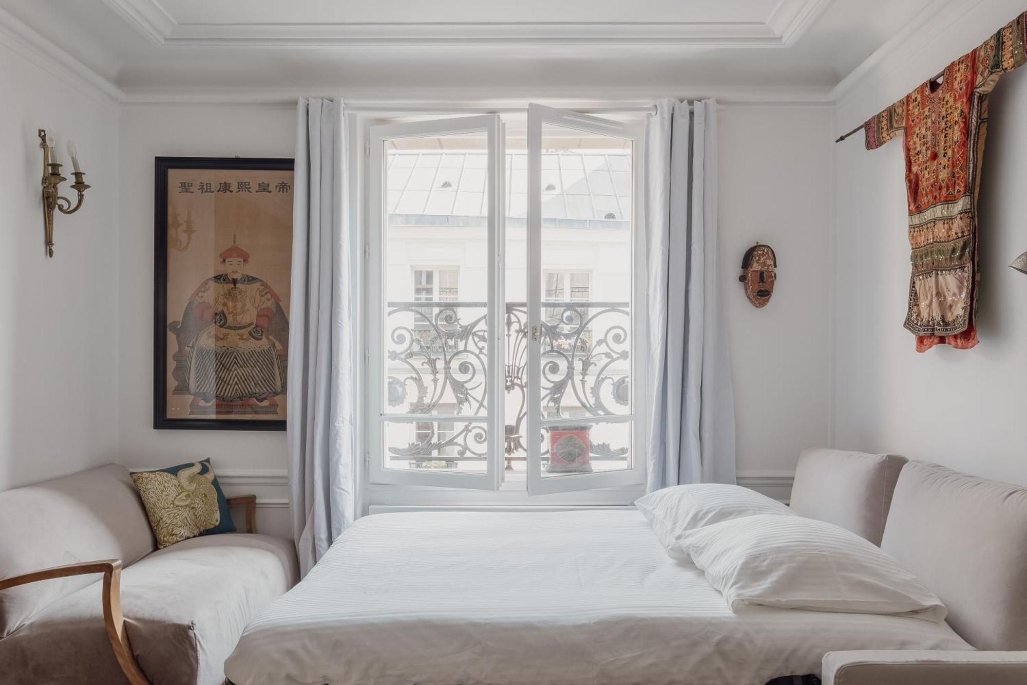 Apartment Veeve - Mid-century Mystique *