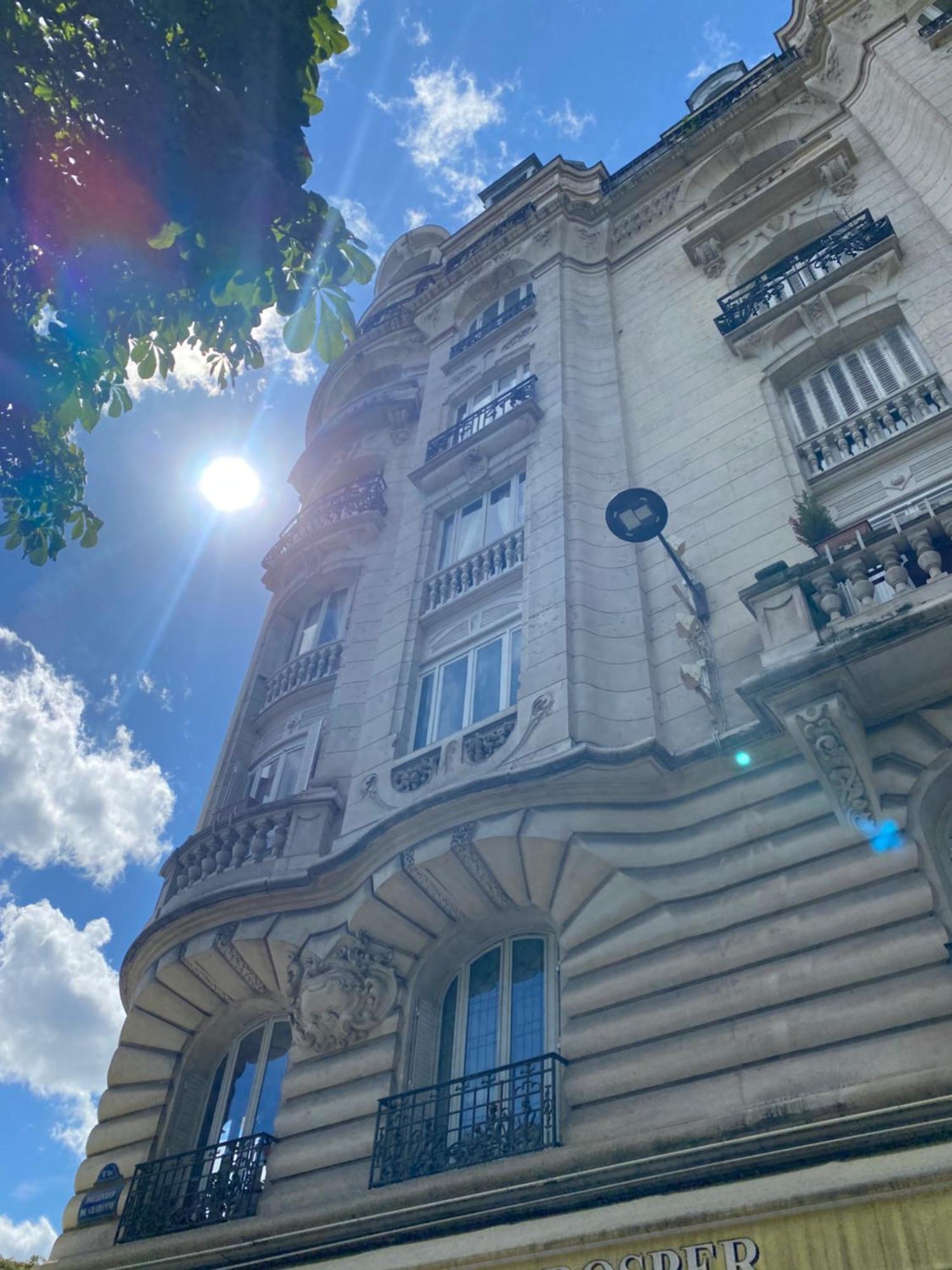 Appartement Studio Calme Et Lumineux, Parking Disponible, 100m De Nation