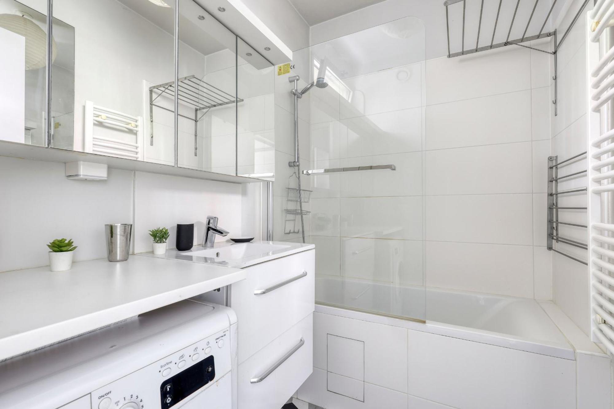 Luminous & Modern Flat With Balcony Paris-bastille Apartment Paris