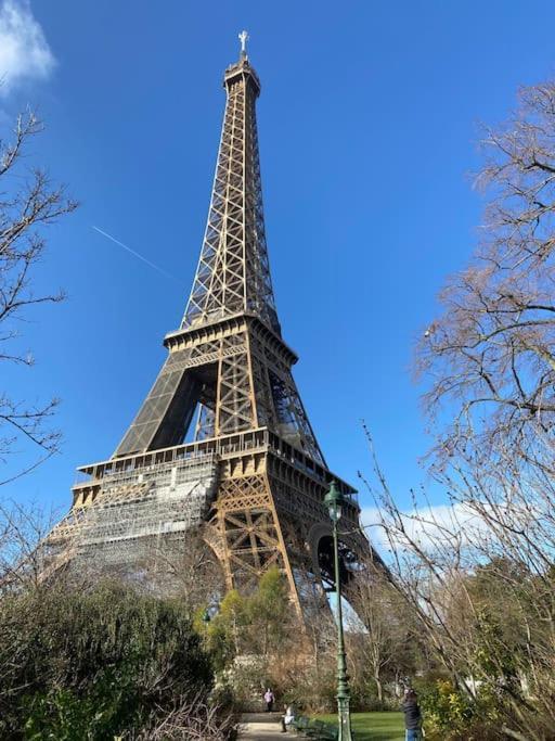 Small Near Eiffel Tower Apartment