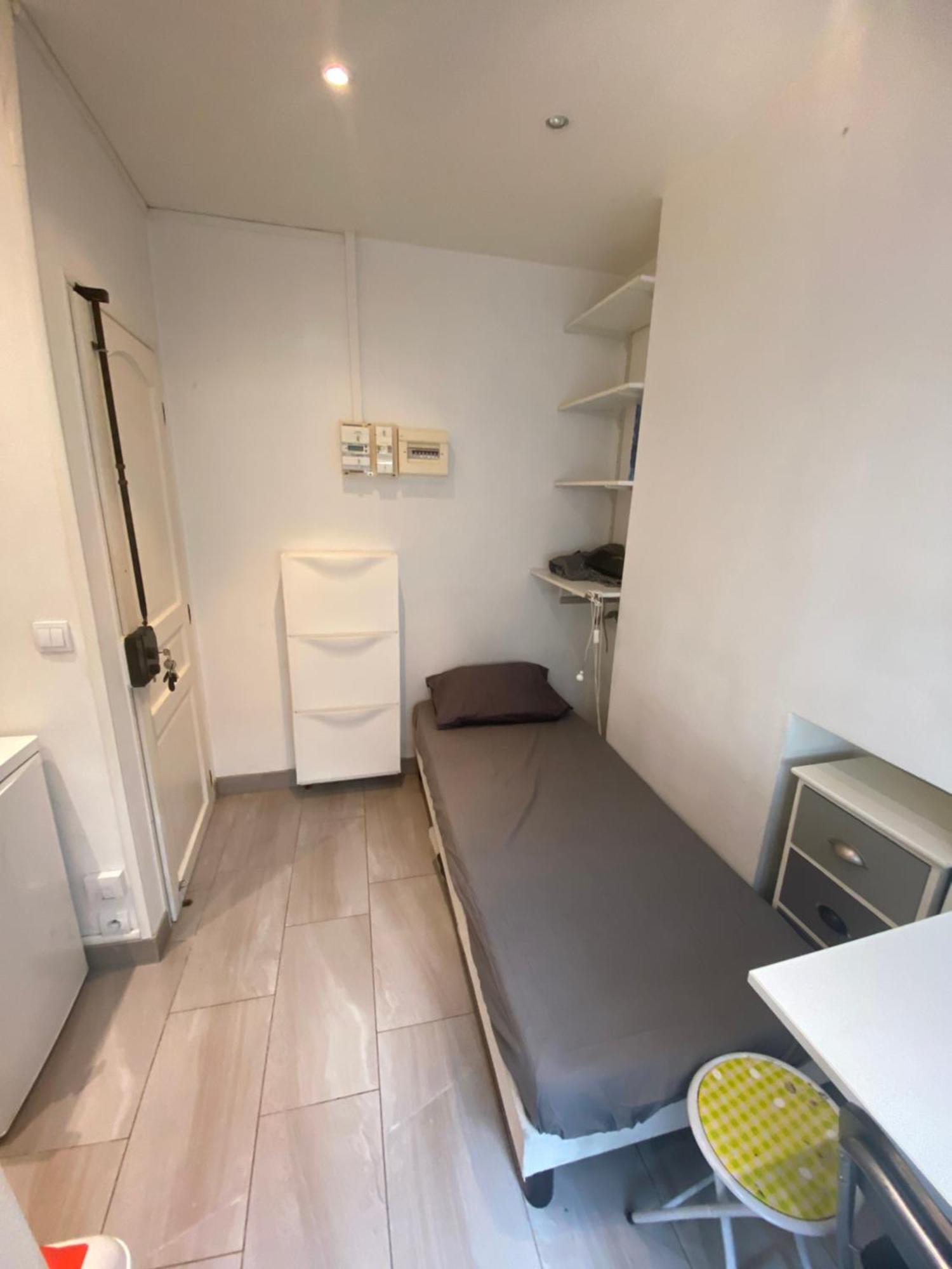 Apartment Small Near Eiffel Tower