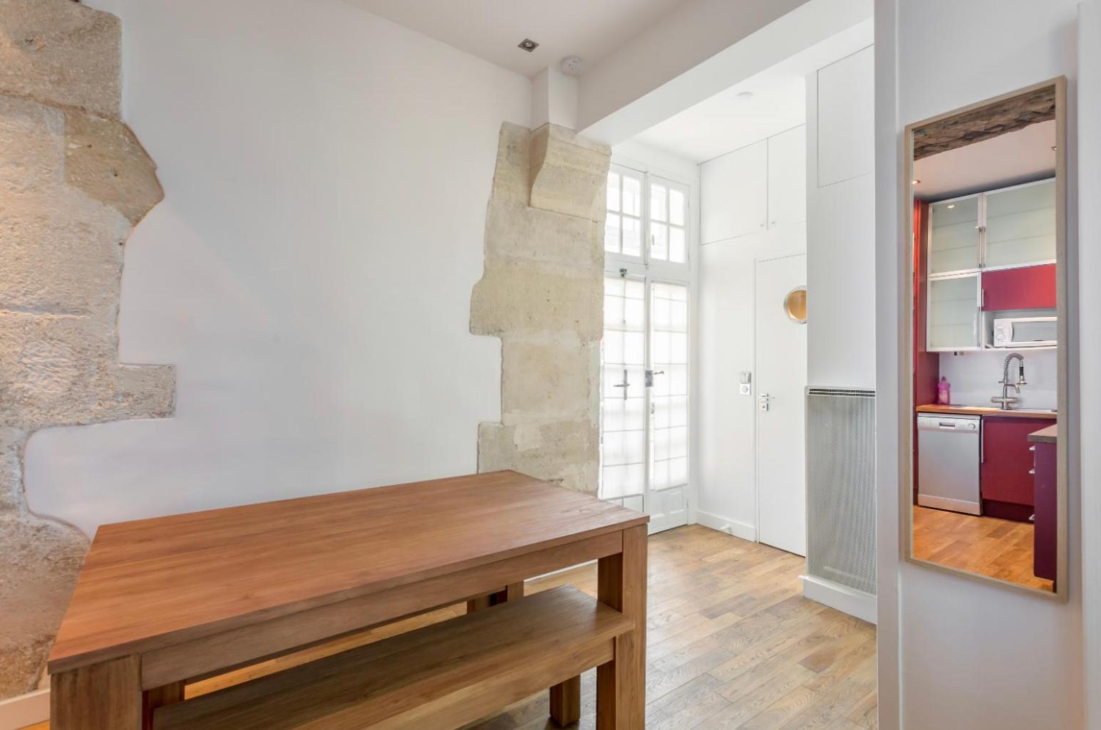 Du Lion/ac Historic Flat, Marais, 4-5 Guests Appartement