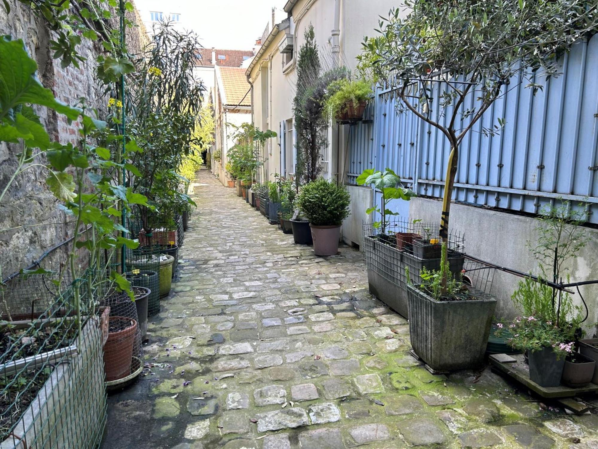 Jean Moulin Apartment *