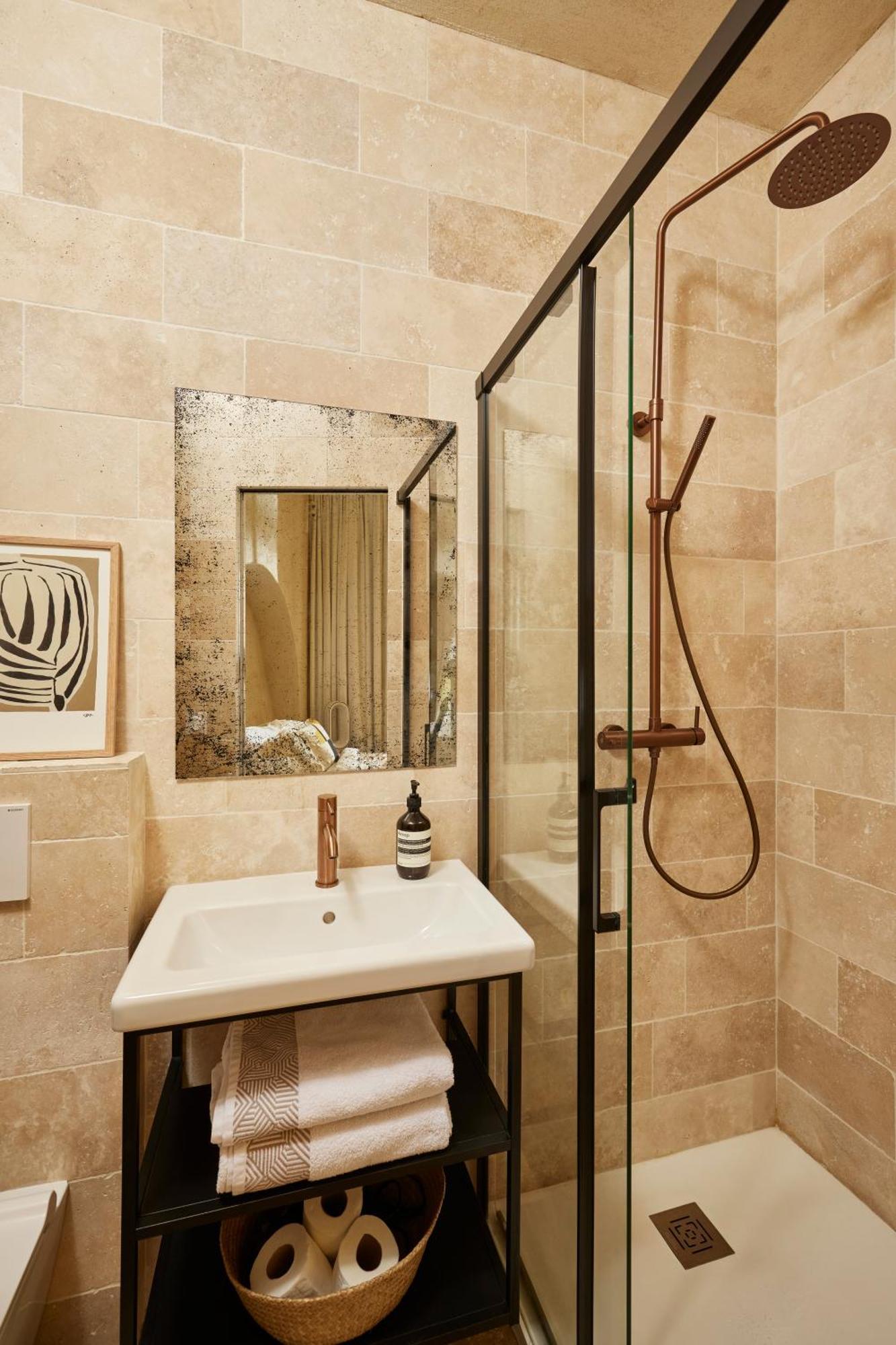 Apartment Marais - Bright One-bedroom Decorated With Taste *