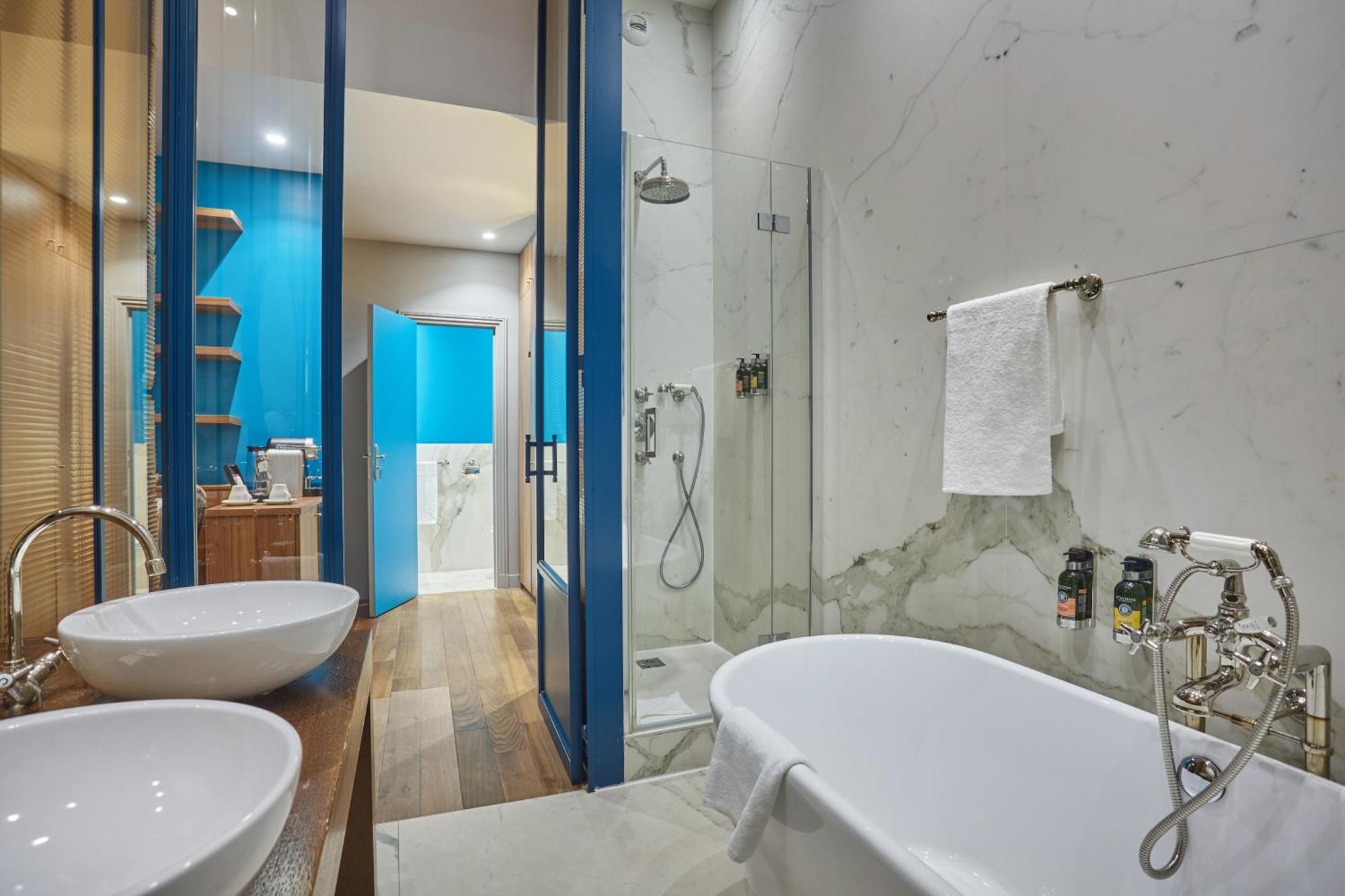 Hotel Le Robinet D'or 3*