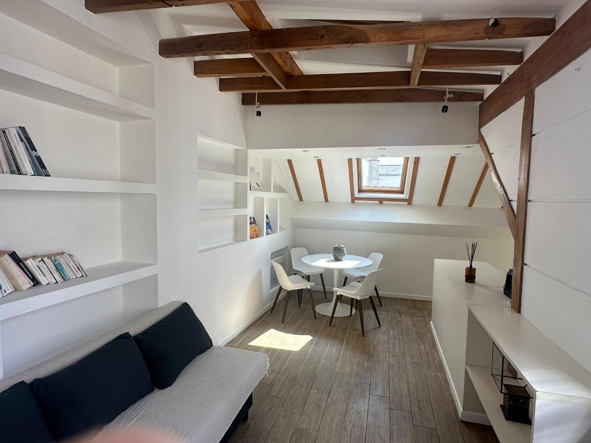 1 Opera - Modern Fully Furnished Apartment