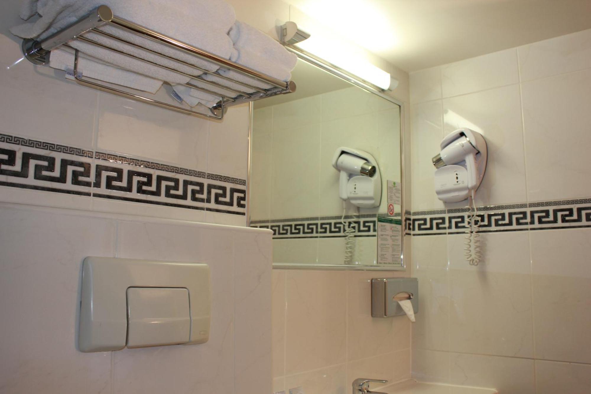 Imperial Hotel 3*