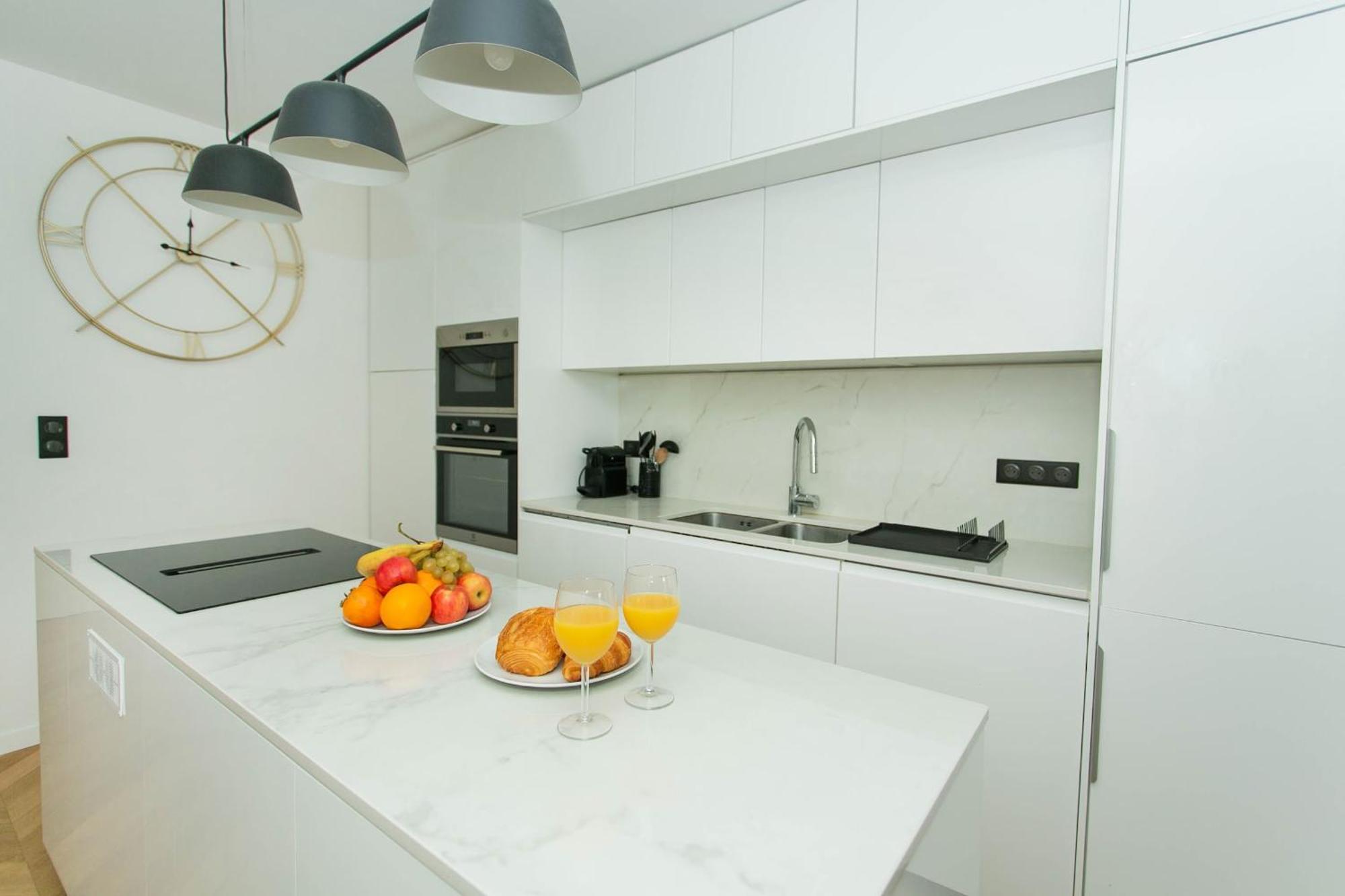 Haussmann - 2br Near Champs-elysees - Cityapartmentstay Apartment