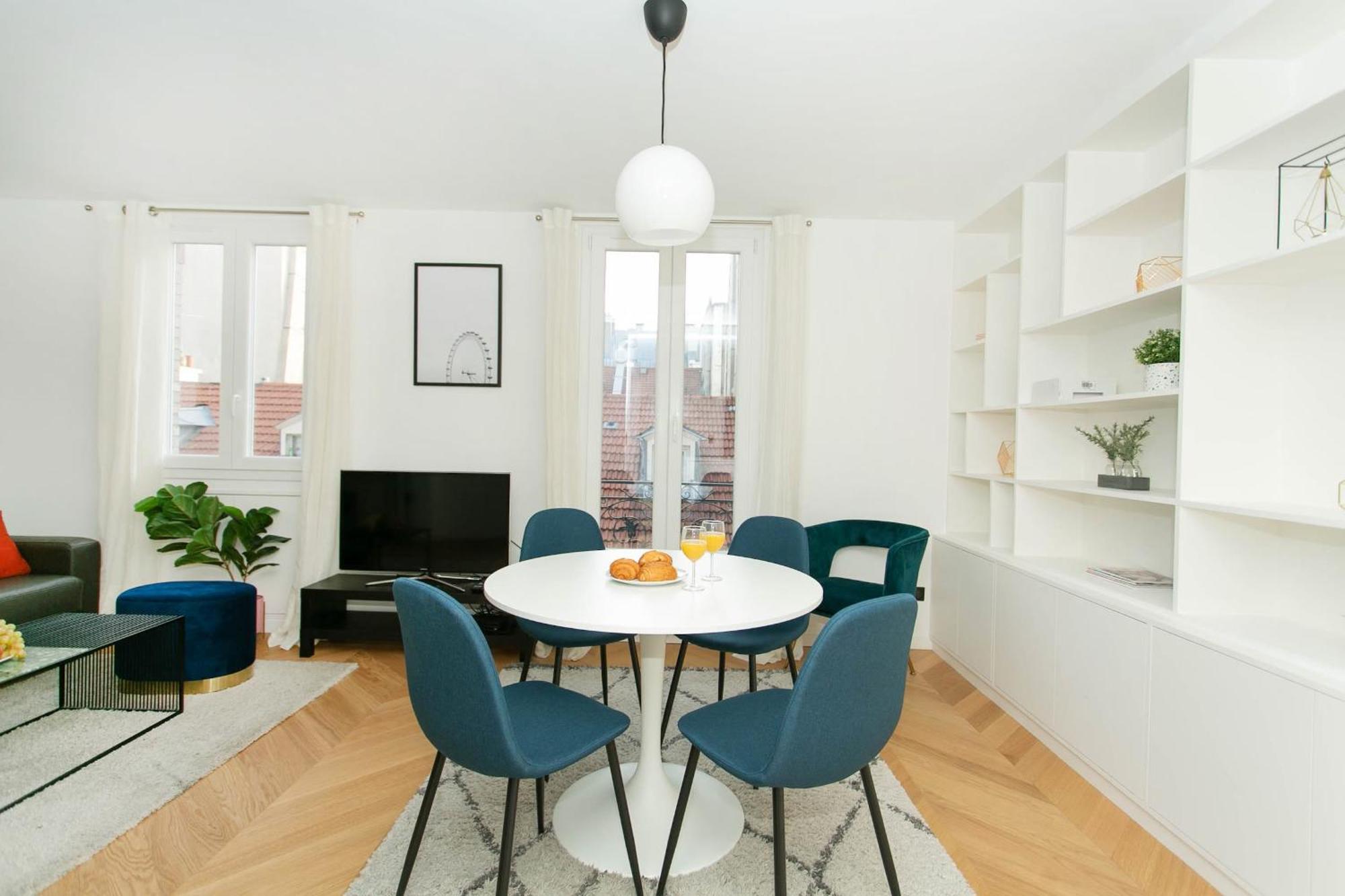 Haussmann - 2br Near Champs-elysees - Cityapartmentstay