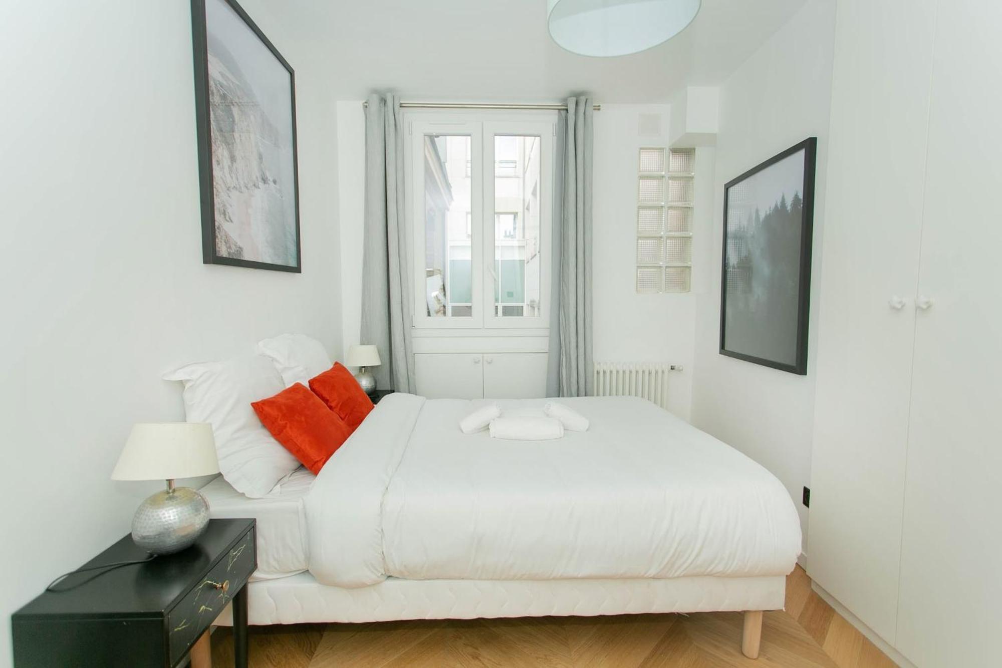 Haussmann - 2br Near Champs-elysees - Cityapartmentstay Apartment
