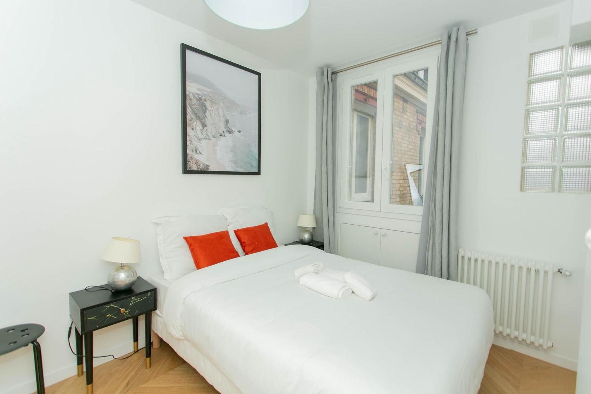 Apartment Haussmann - 2br Near Champs-elysees - Cityapartmentstay