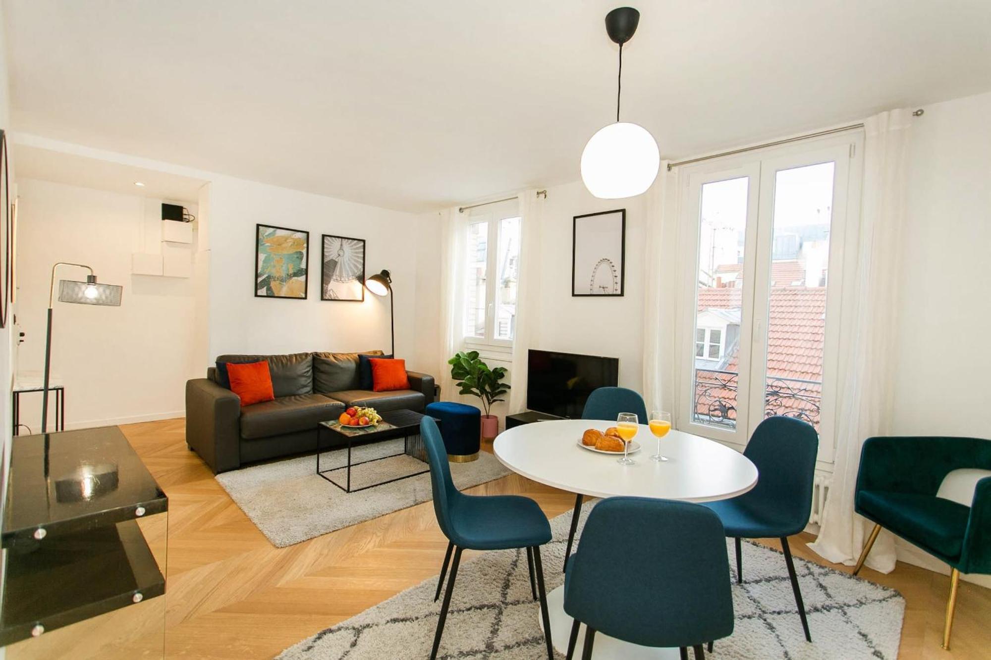 Haussmann - 2br Near Champs-elysees - Cityapartmentstay