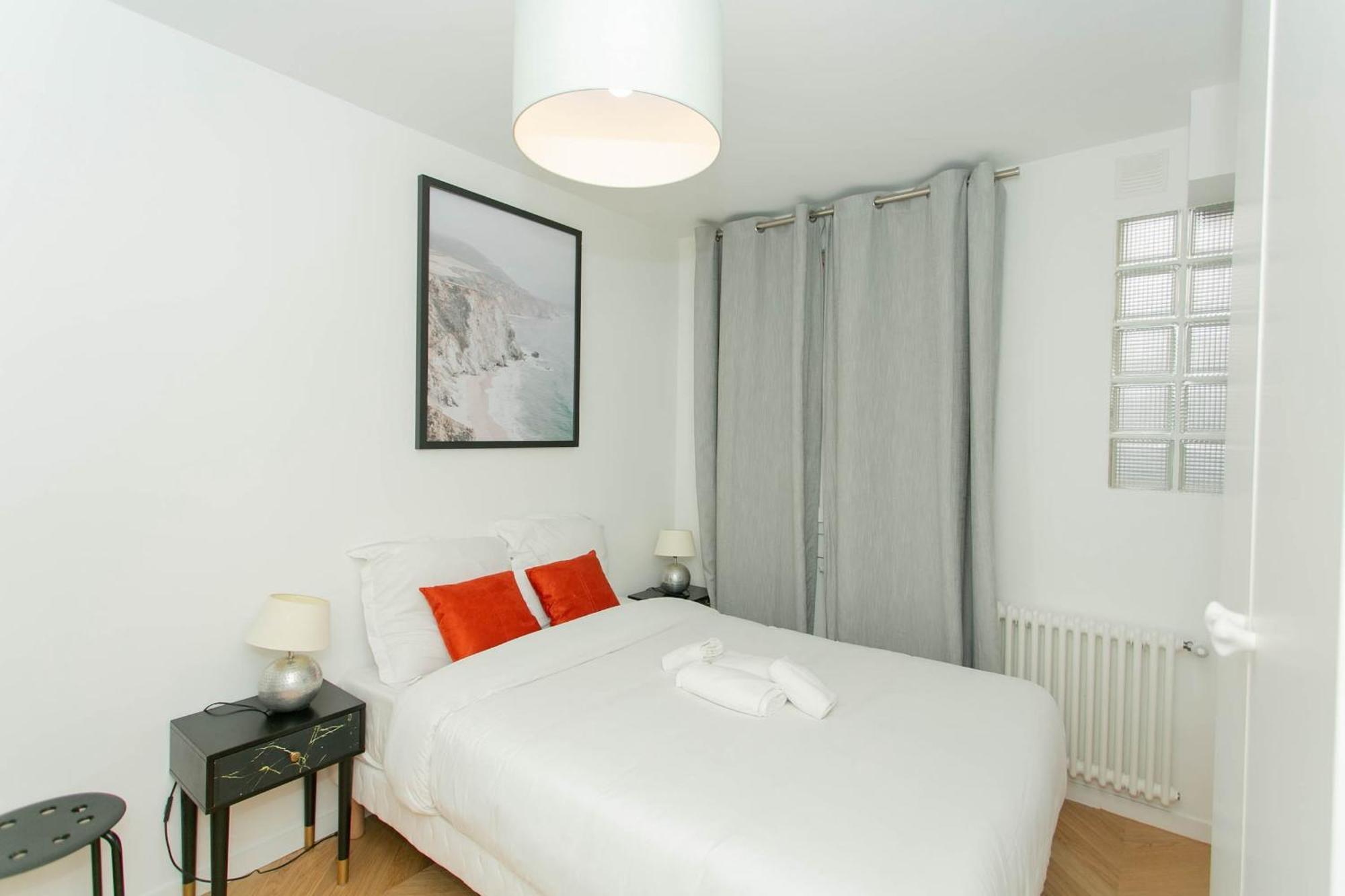 Apartment Haussmann - 2br Near Champs-elysees - Cityapartmentstay