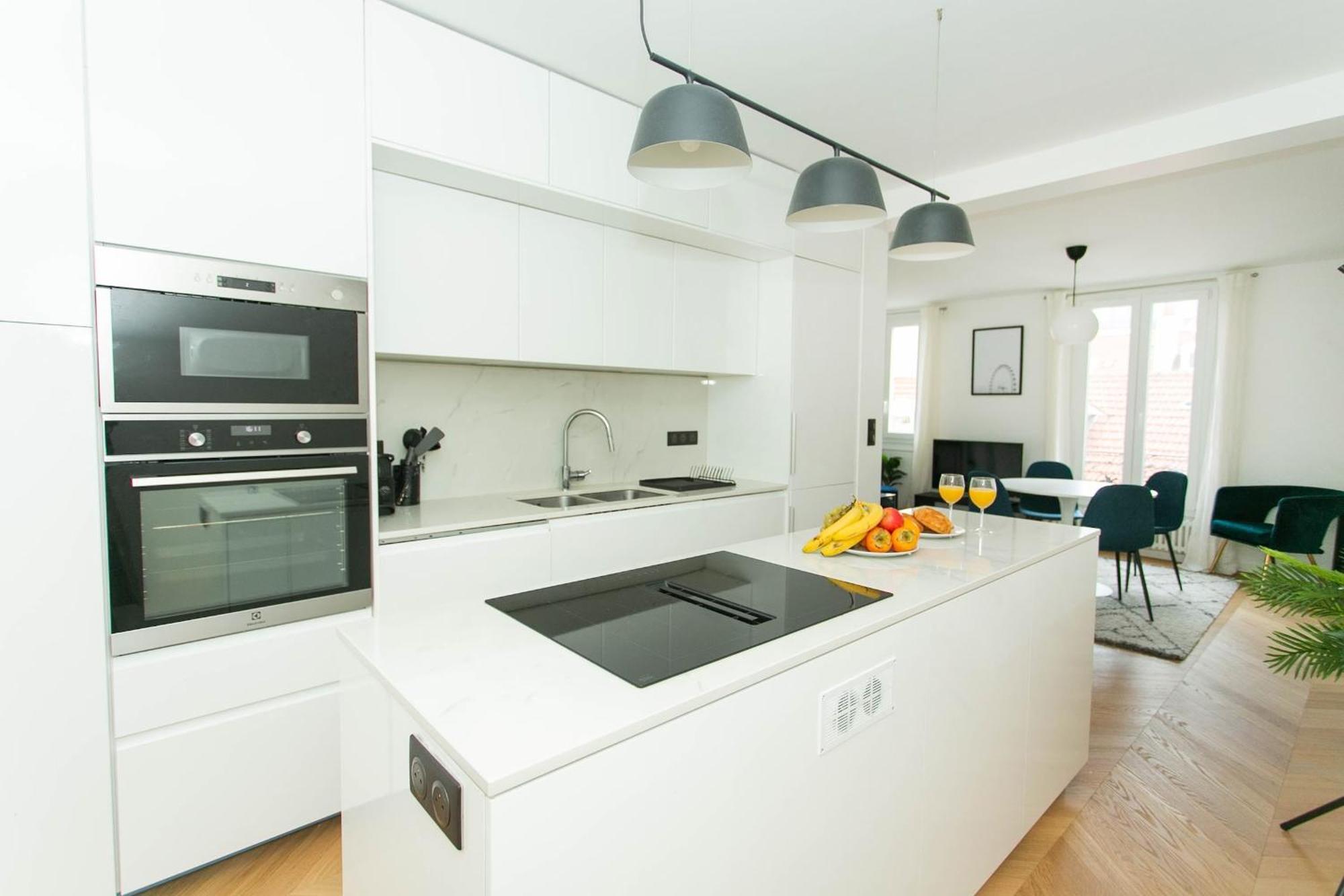 Haussmann - 2br Near Champs-elysees - Cityapartmentstay Apartment *