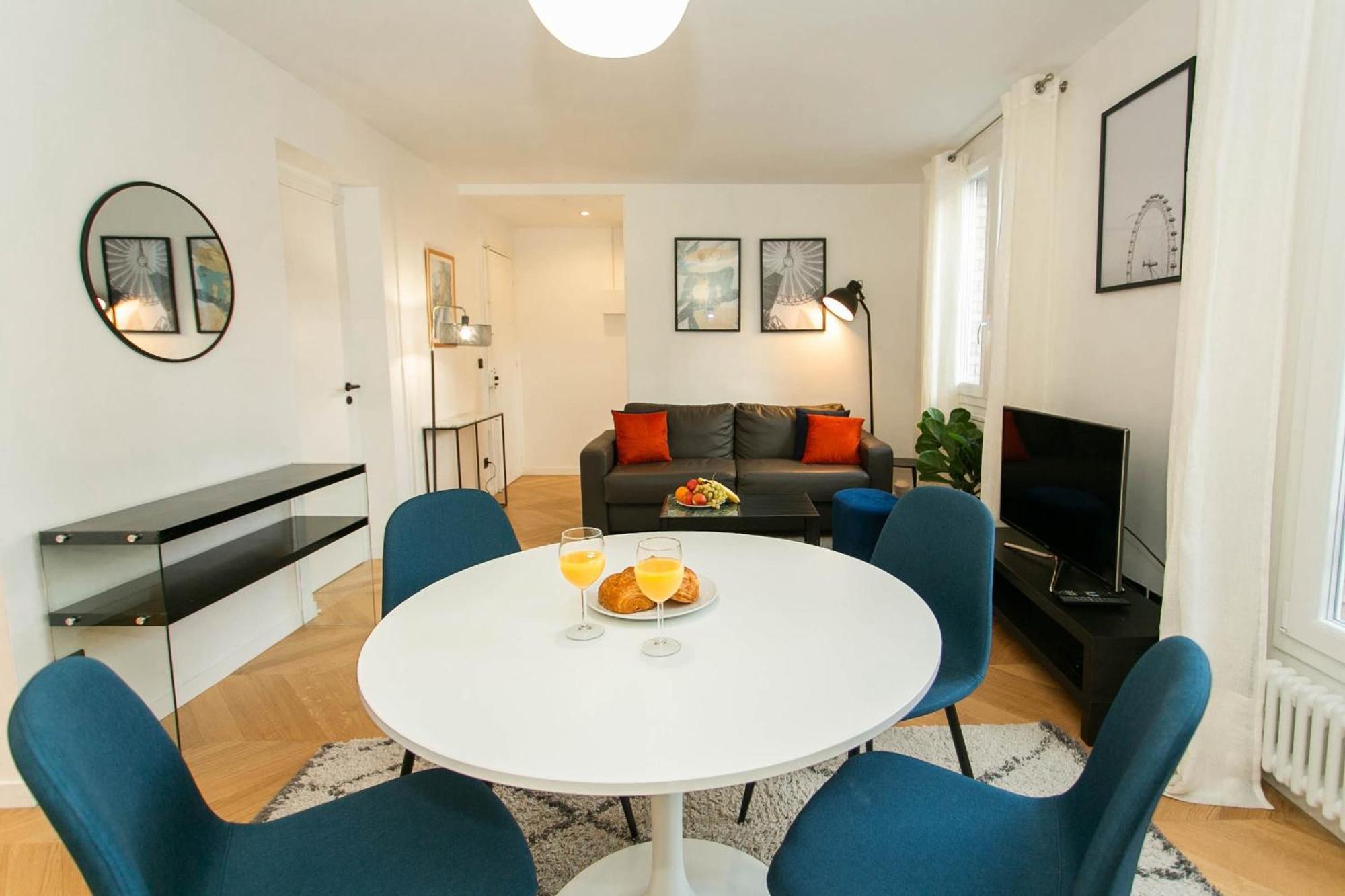 Haussmann - 2br Near Champs-elysees - Cityapartmentstay