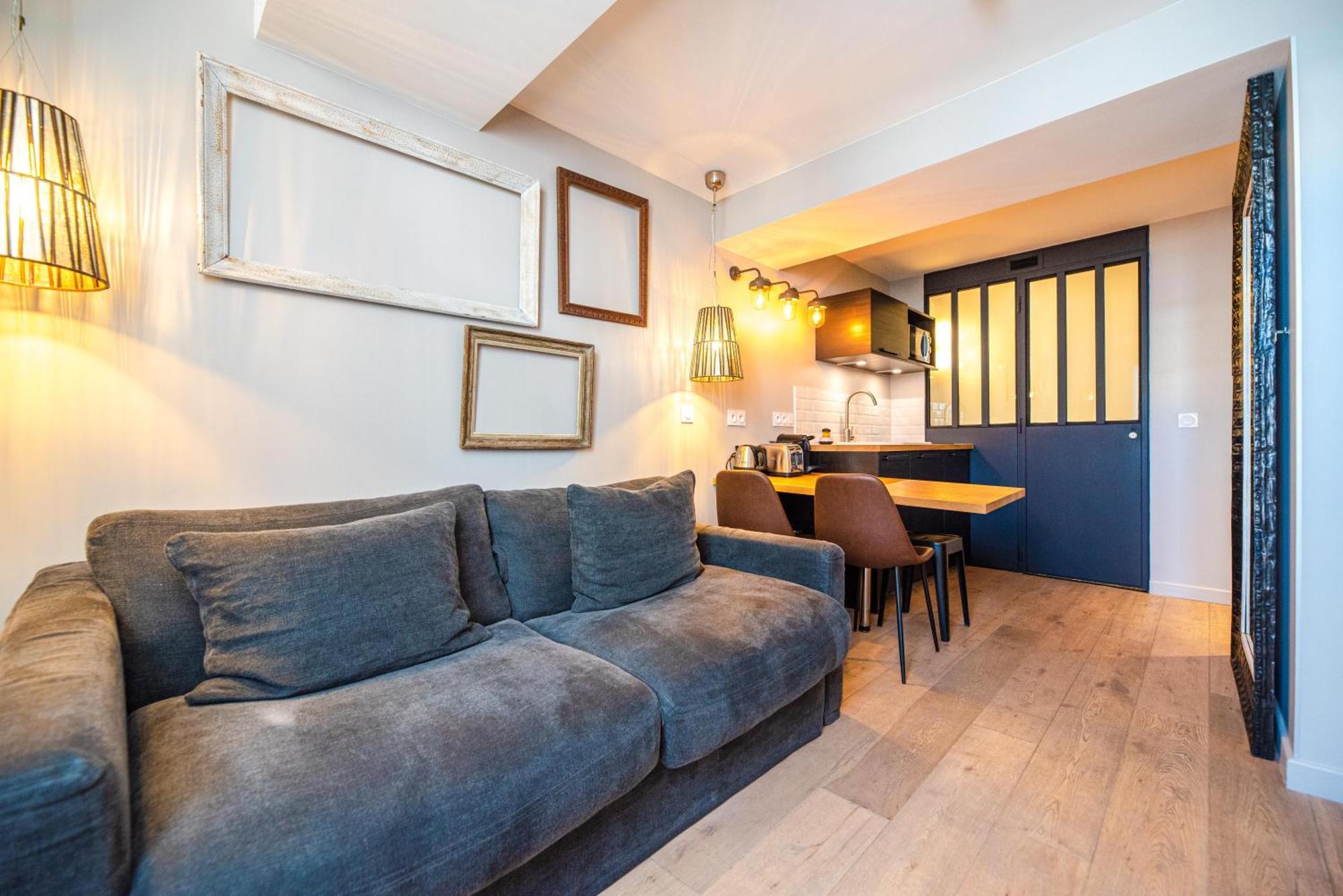 Les Boulevards Apartment Paris
