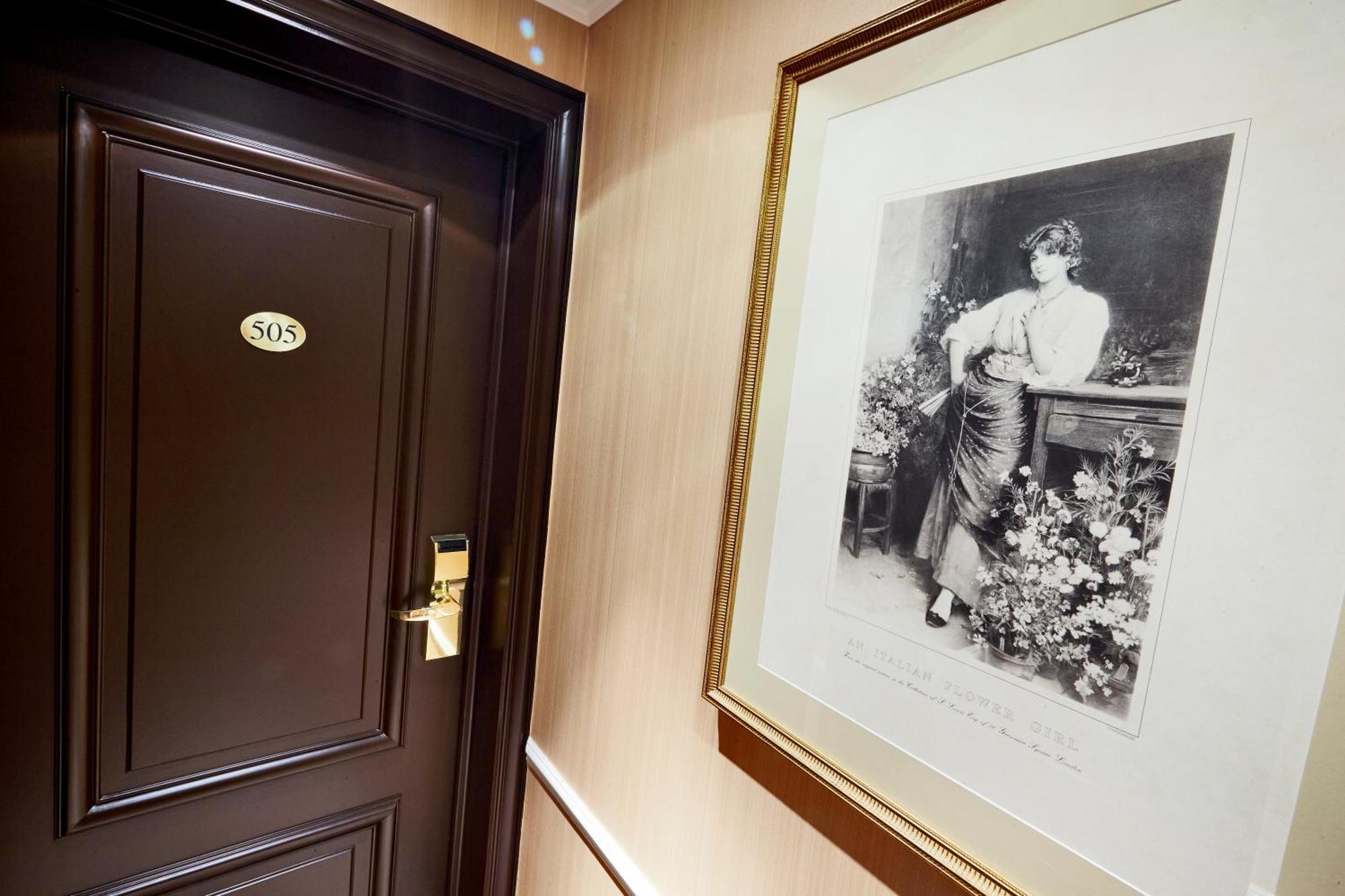 Golden Tulip Washington Opera Hotel Paris