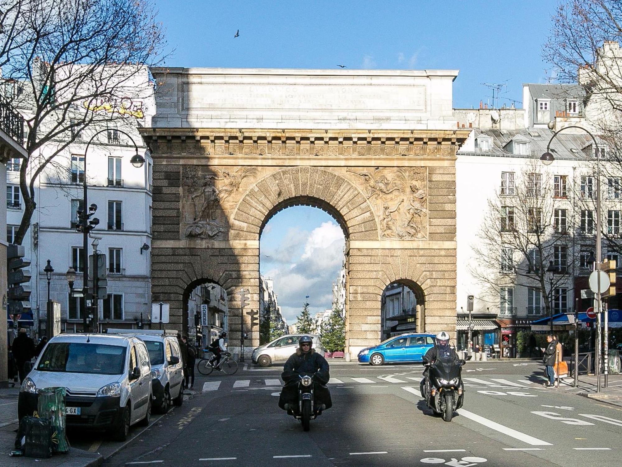 Blue Nights - Sébastopol Paris