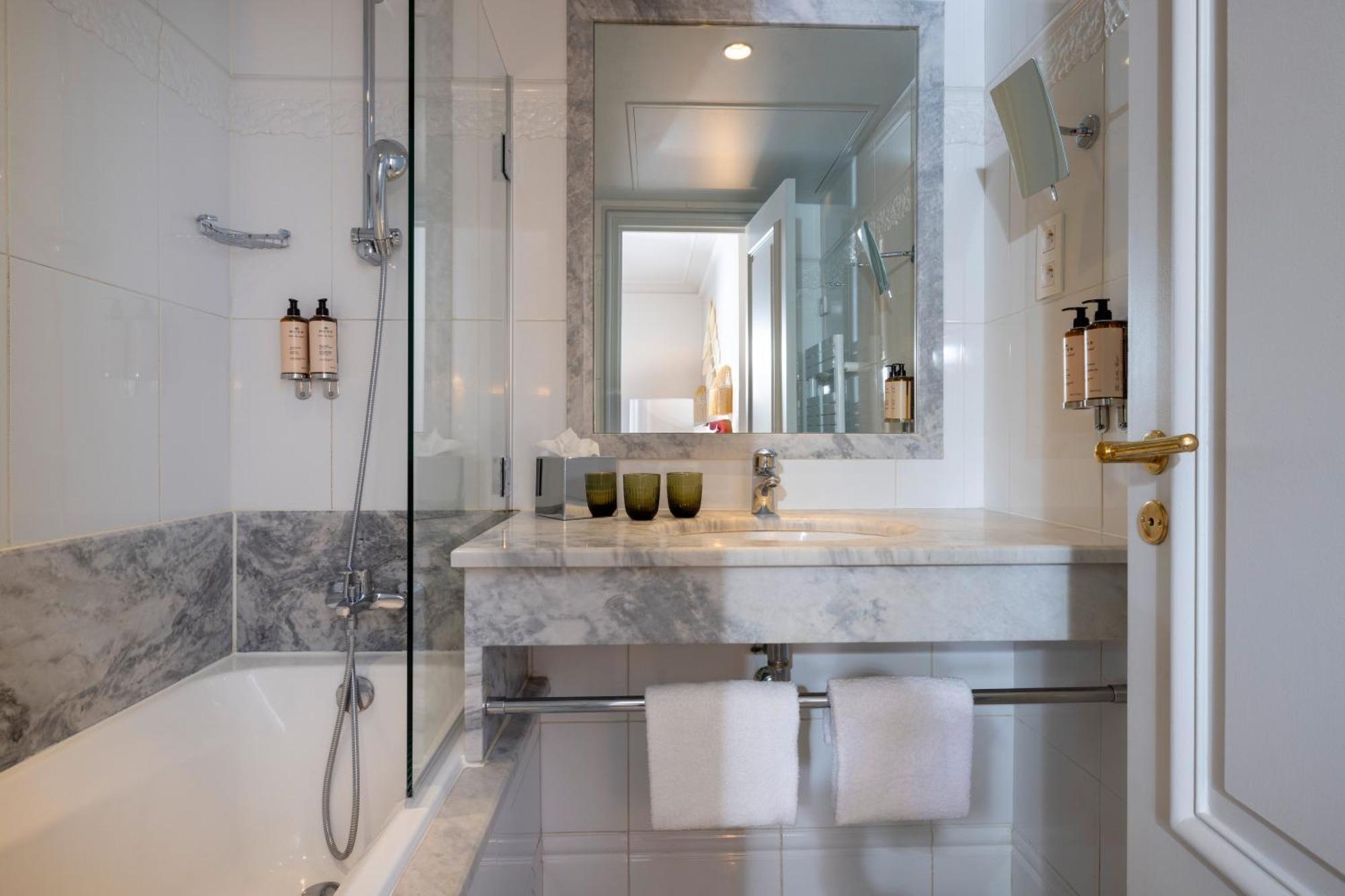 Le Lavoisier 4* Paris