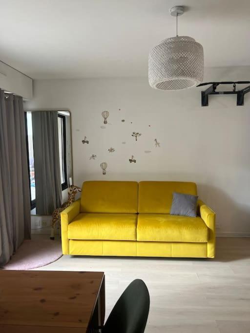 Cosy With Terrace Apartment *