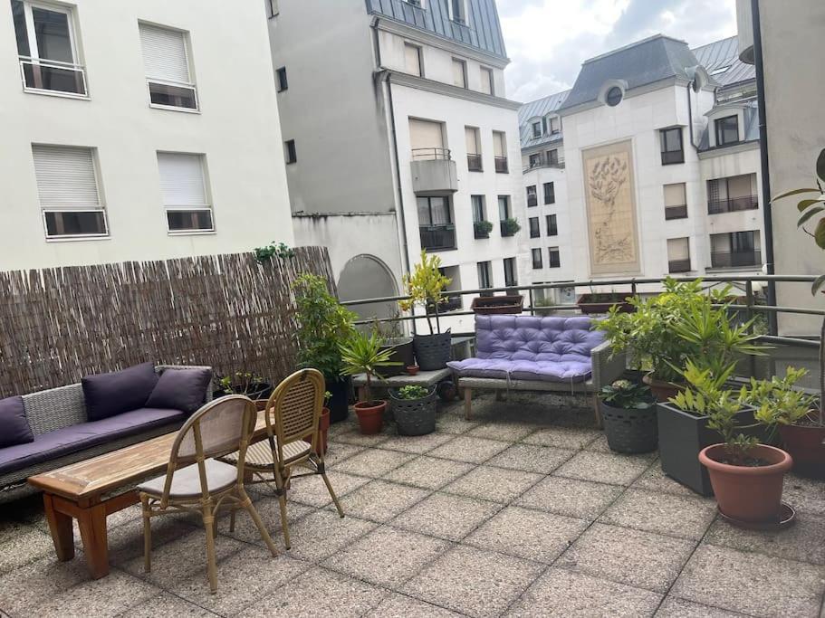 Cosy With Terrace Paris