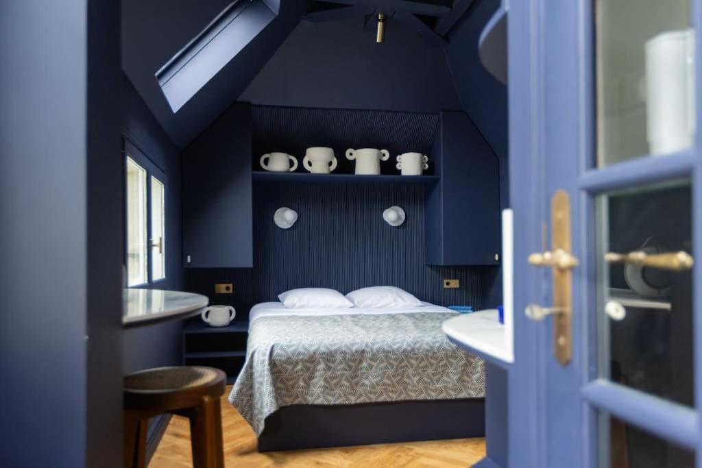 Midnight - Marais Apartment
