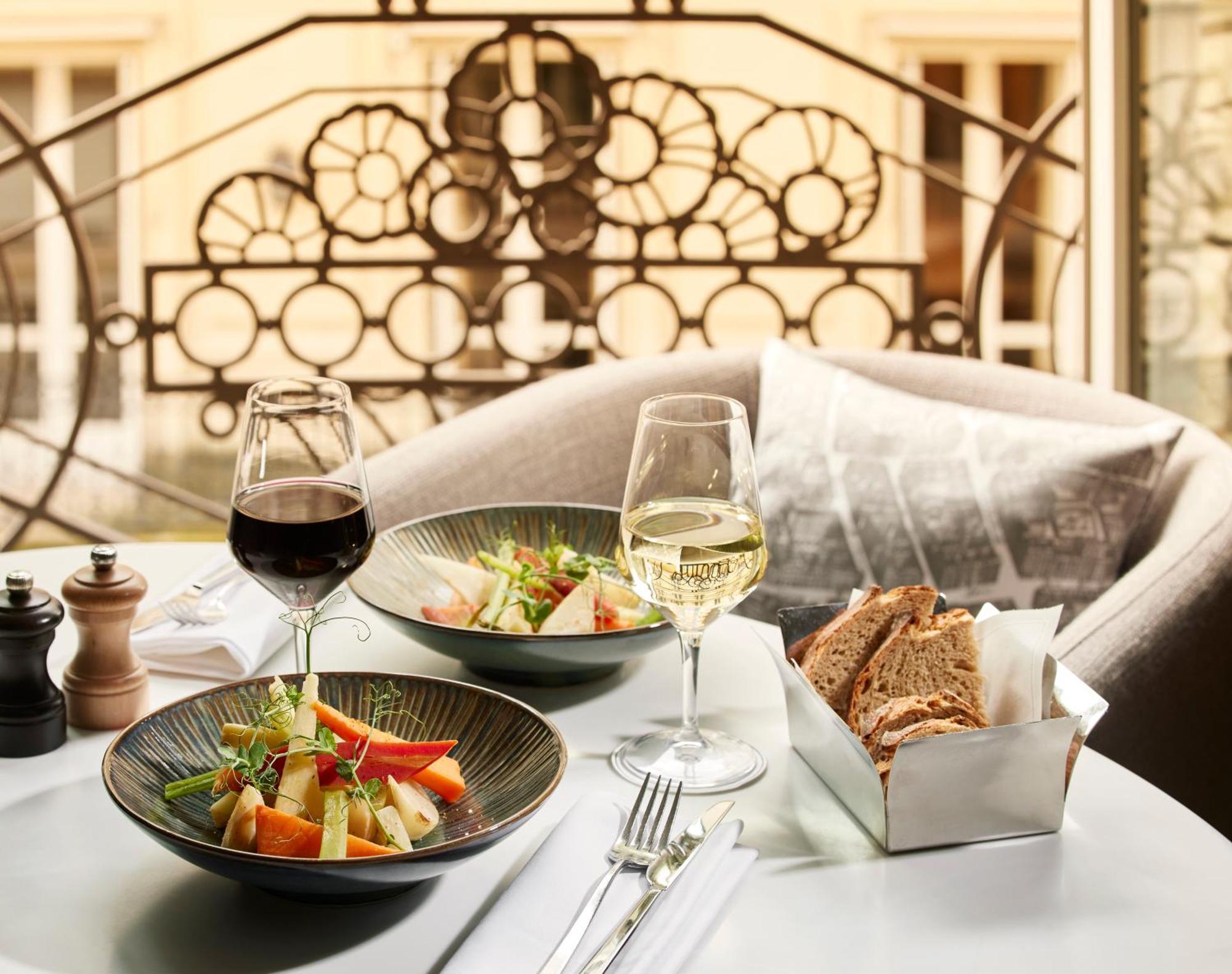 Sofitel Arc De Triomphe Hotel 5*
