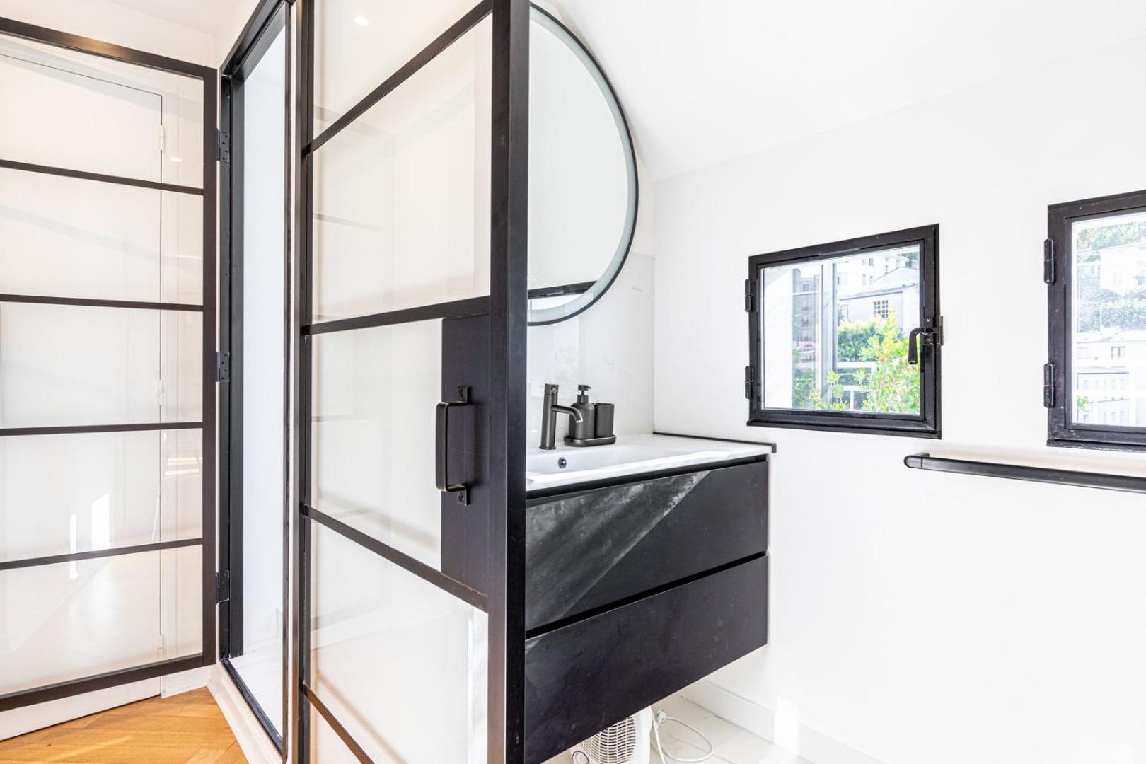 Guestready - Charm With Montmartre View * Paris