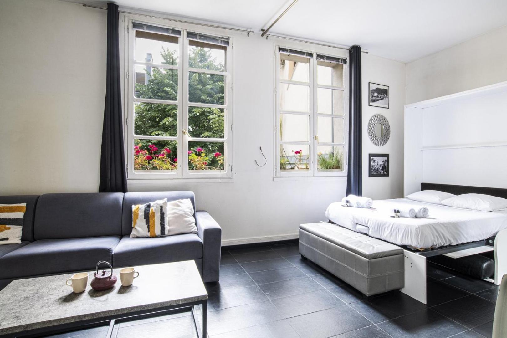 Apartment Marais Beaubourg 36quin Paris