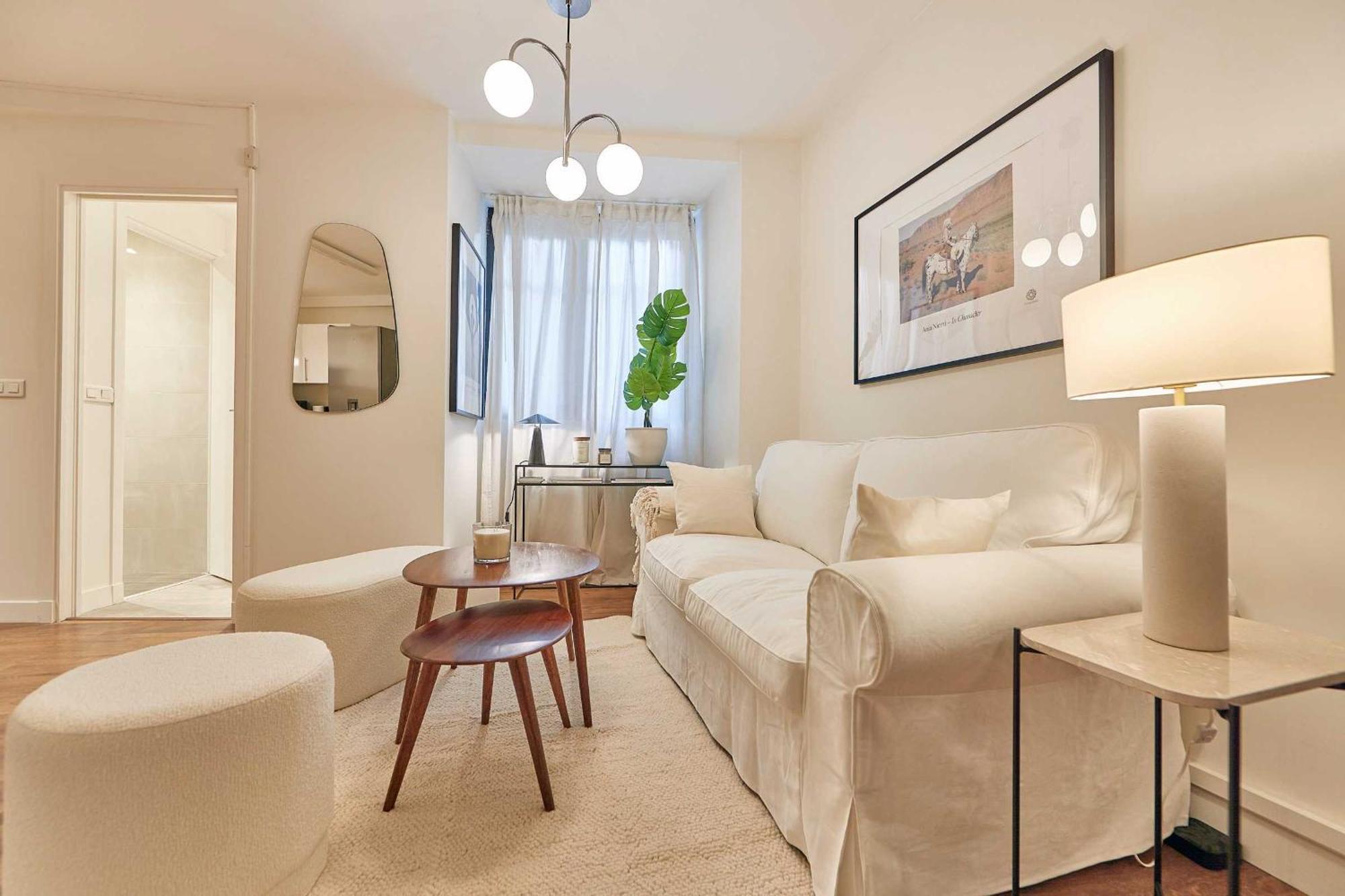 Classy 2bd-4p - Eiffel Tower Apartment