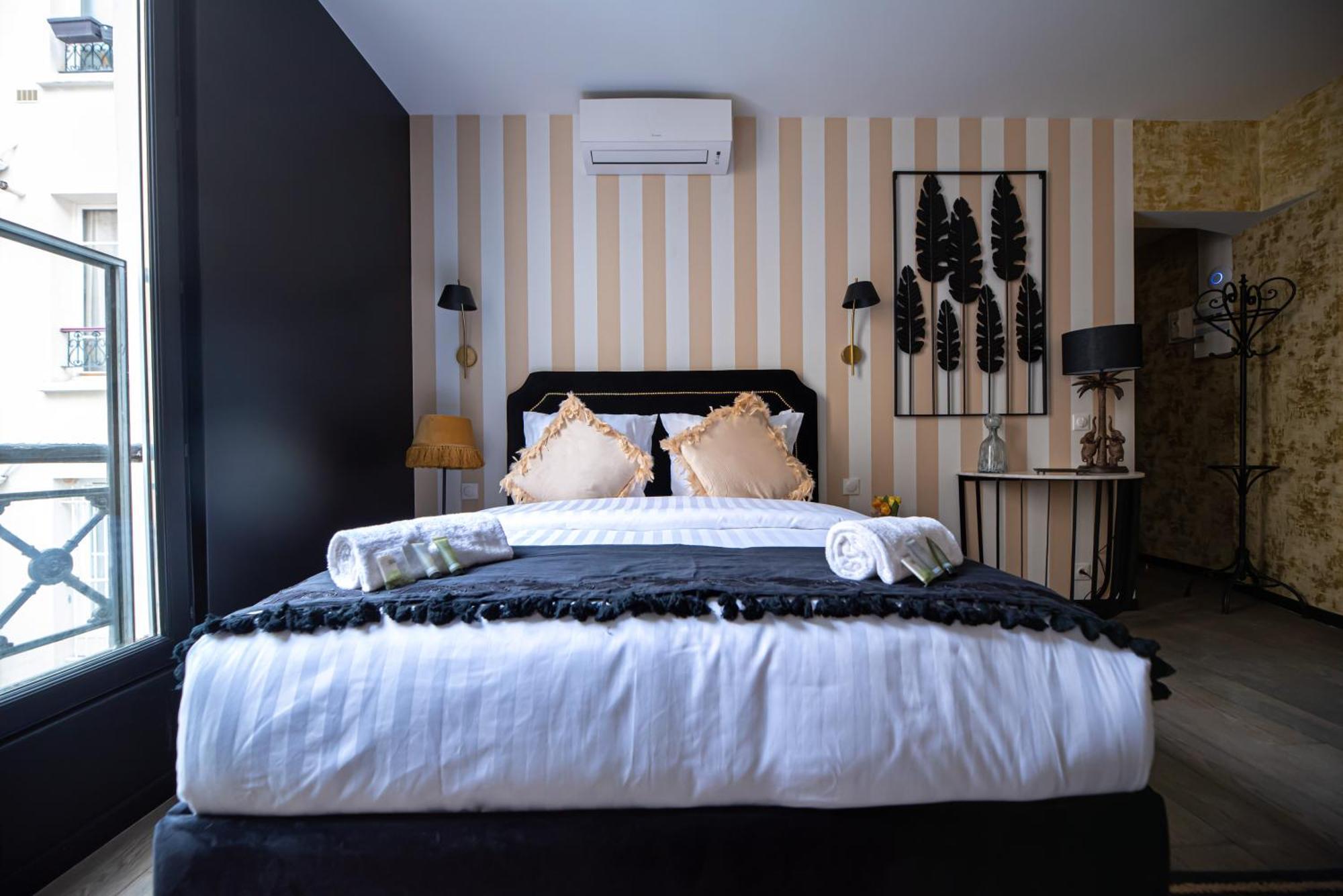 Monsieur Montmartre - Moulin Rouge Apartment *