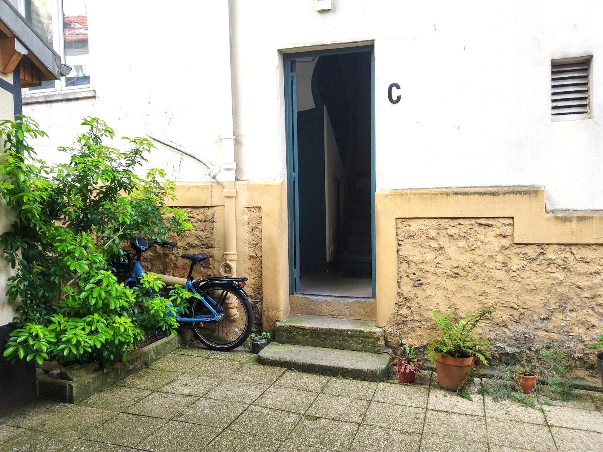 Appartement In Montmartre *
