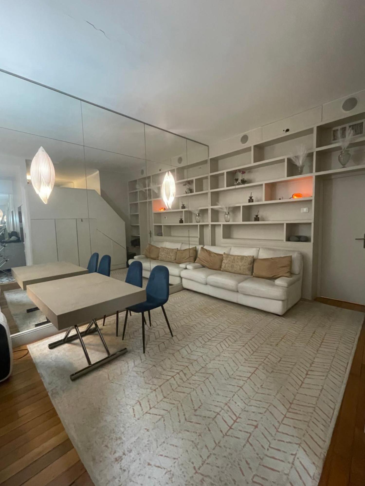 Apartment Elegant Avec Mezzanine Porte Des Ternes Paris