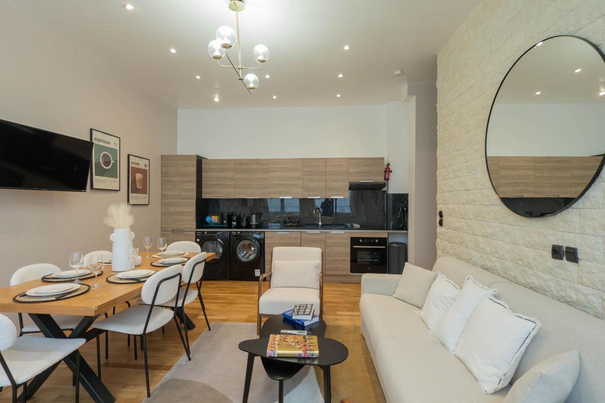 Center Of By Prestige Paris