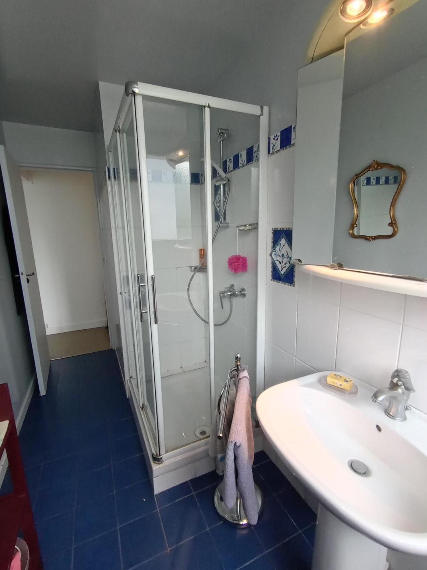 Homestay Double Lumineuse Centre Deux Pas Du Metro *