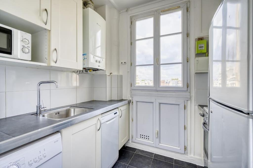 Duplex Avec Un Balcon, 16 * Paris