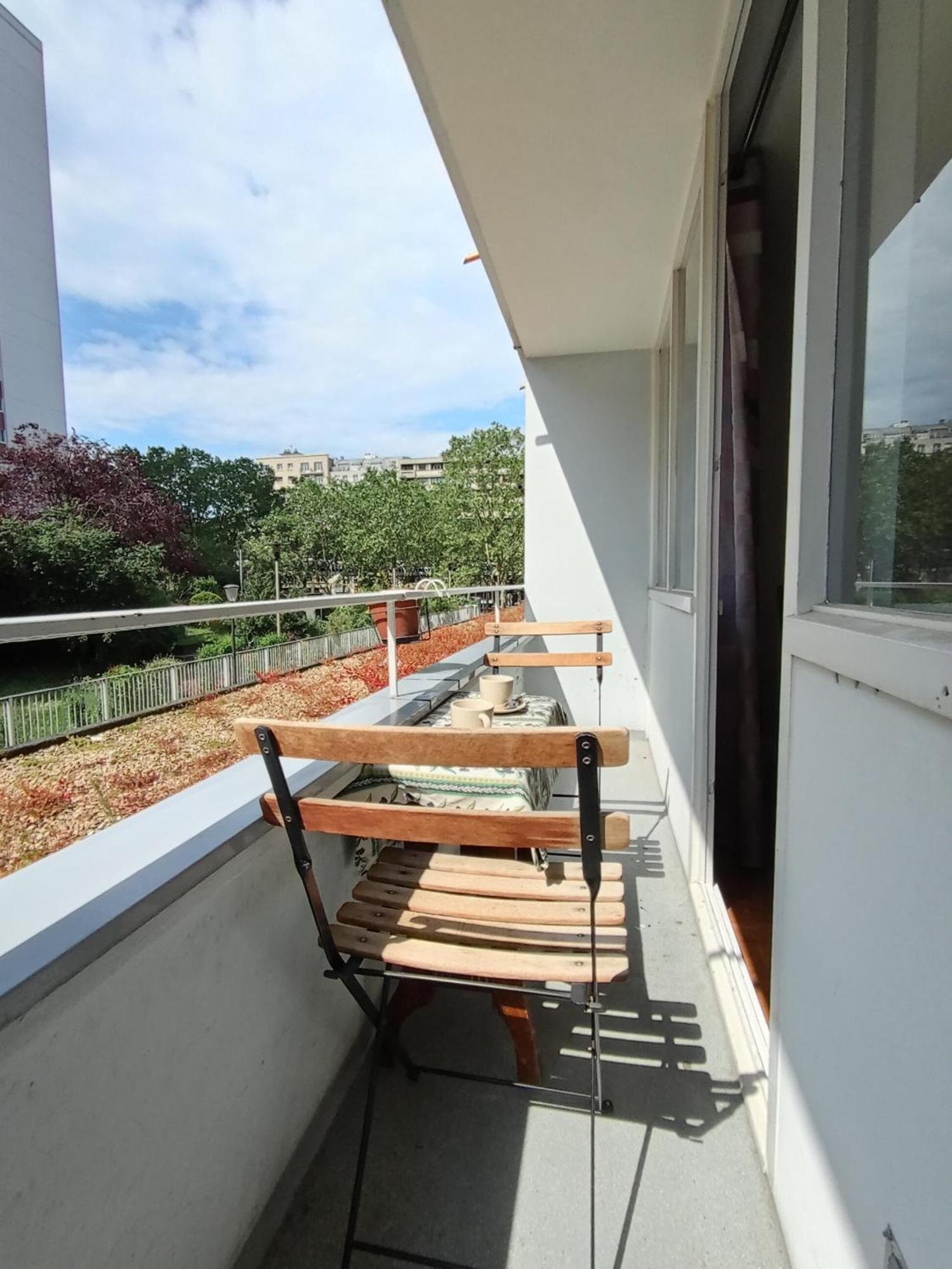 Double Lumineuse Centre Deux Pas Du Metro Homestay Paris