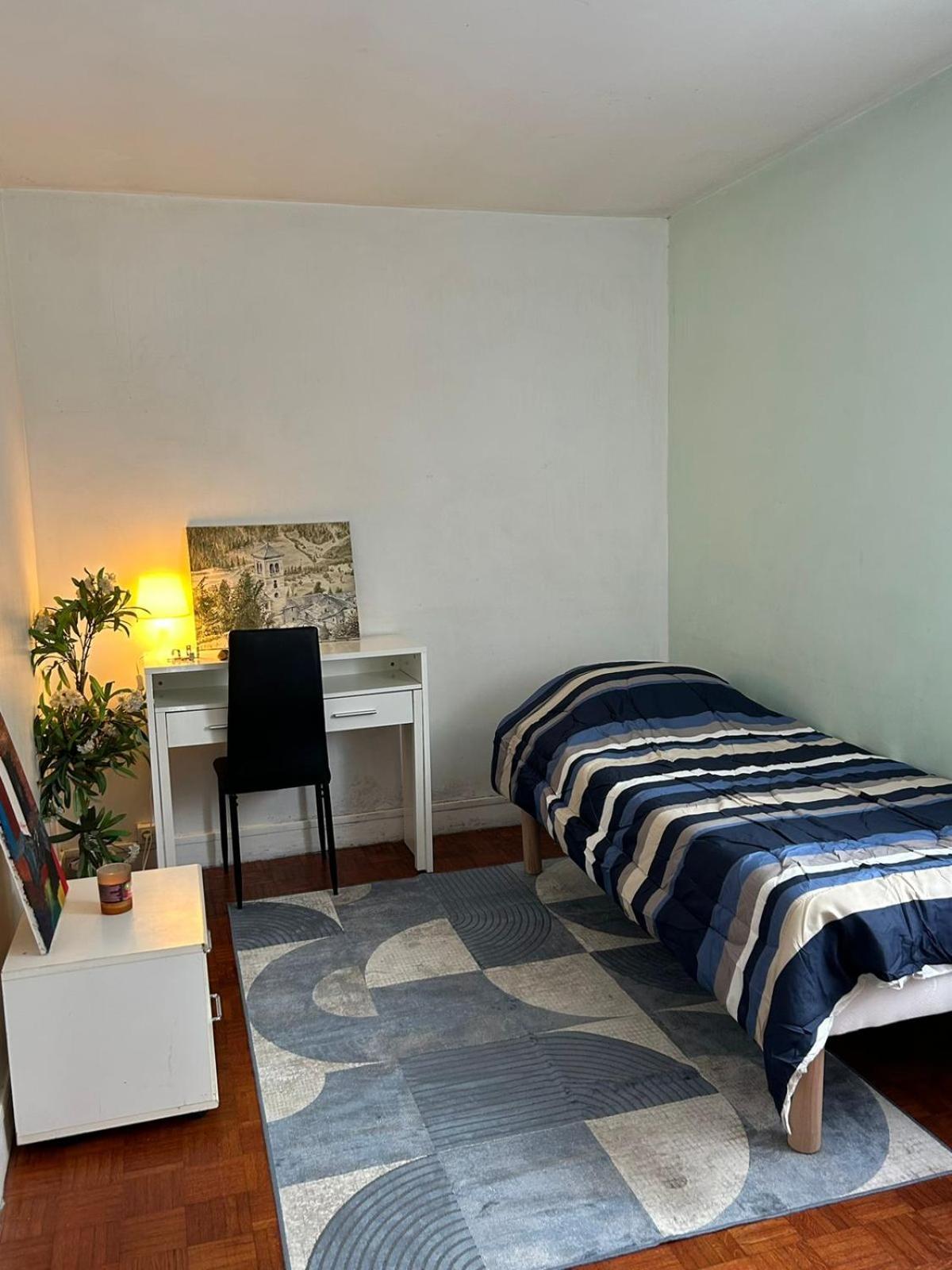 Privatunterkunft Equipee Et Meublee- Porte Des Lilas Paris