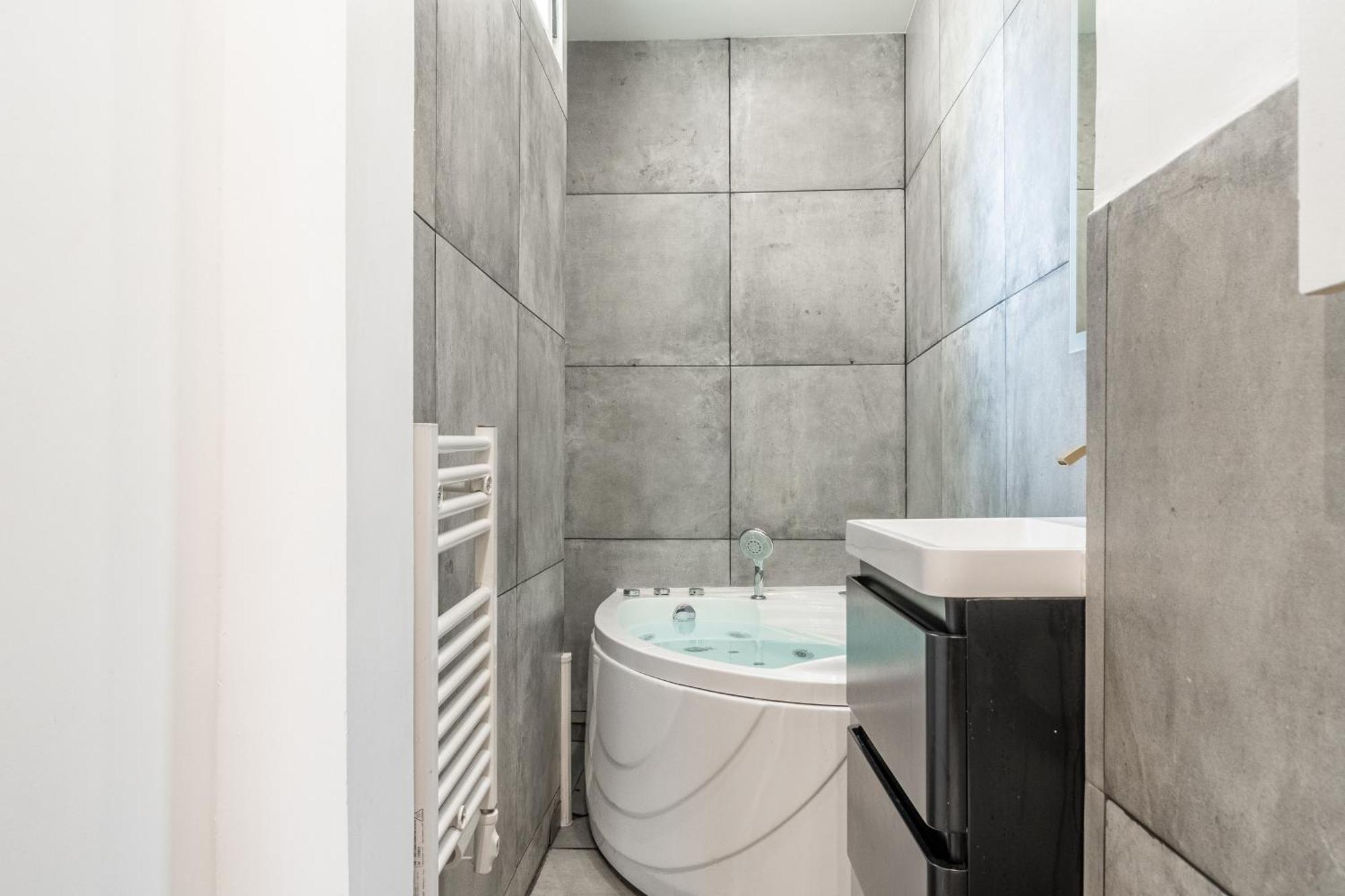 Apartment Lavie Maison Eiffel Ac Hot Tub Paris