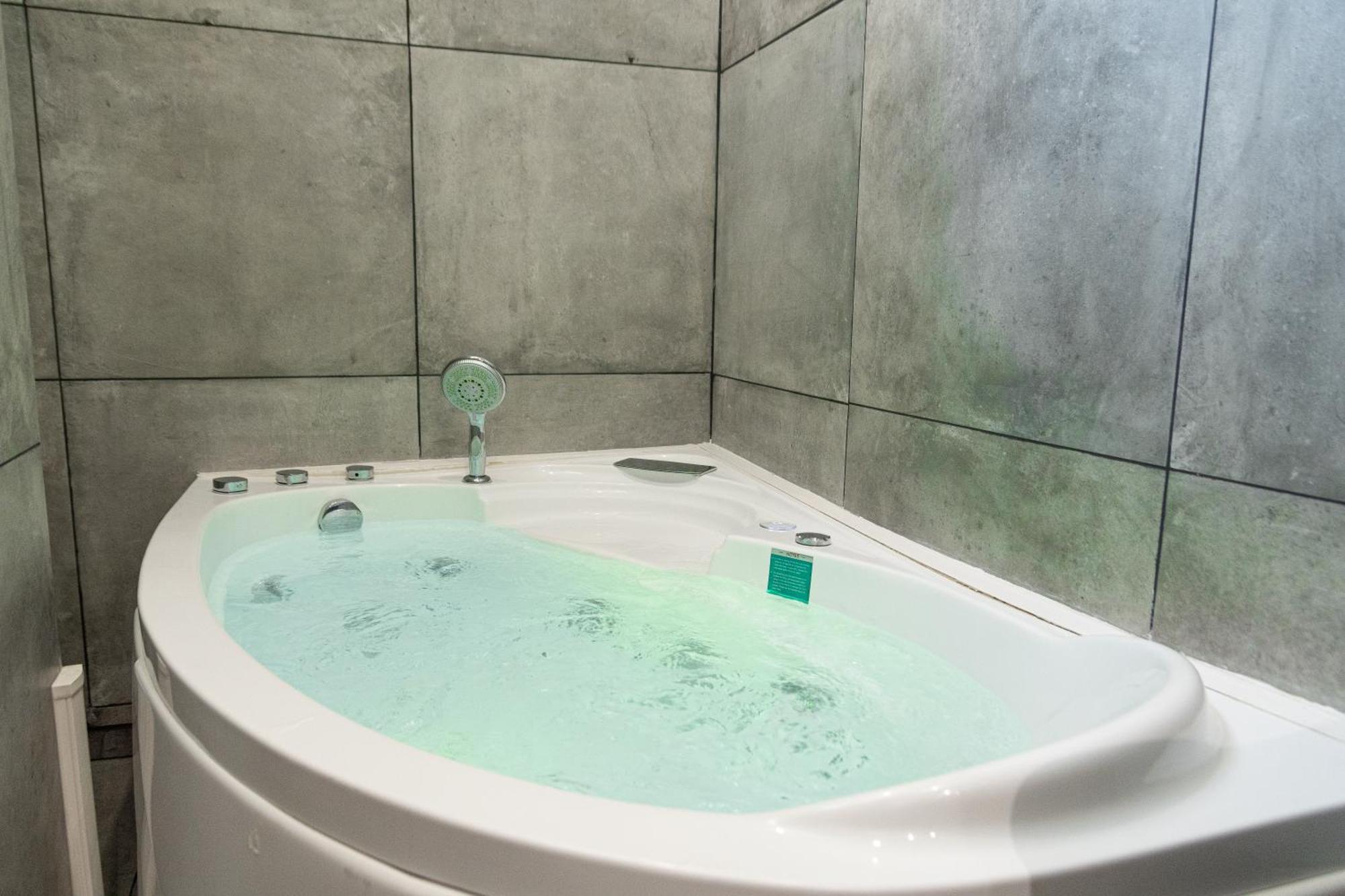 Lavie Maison Eiffel Ac Hot Tub Apartment Paris