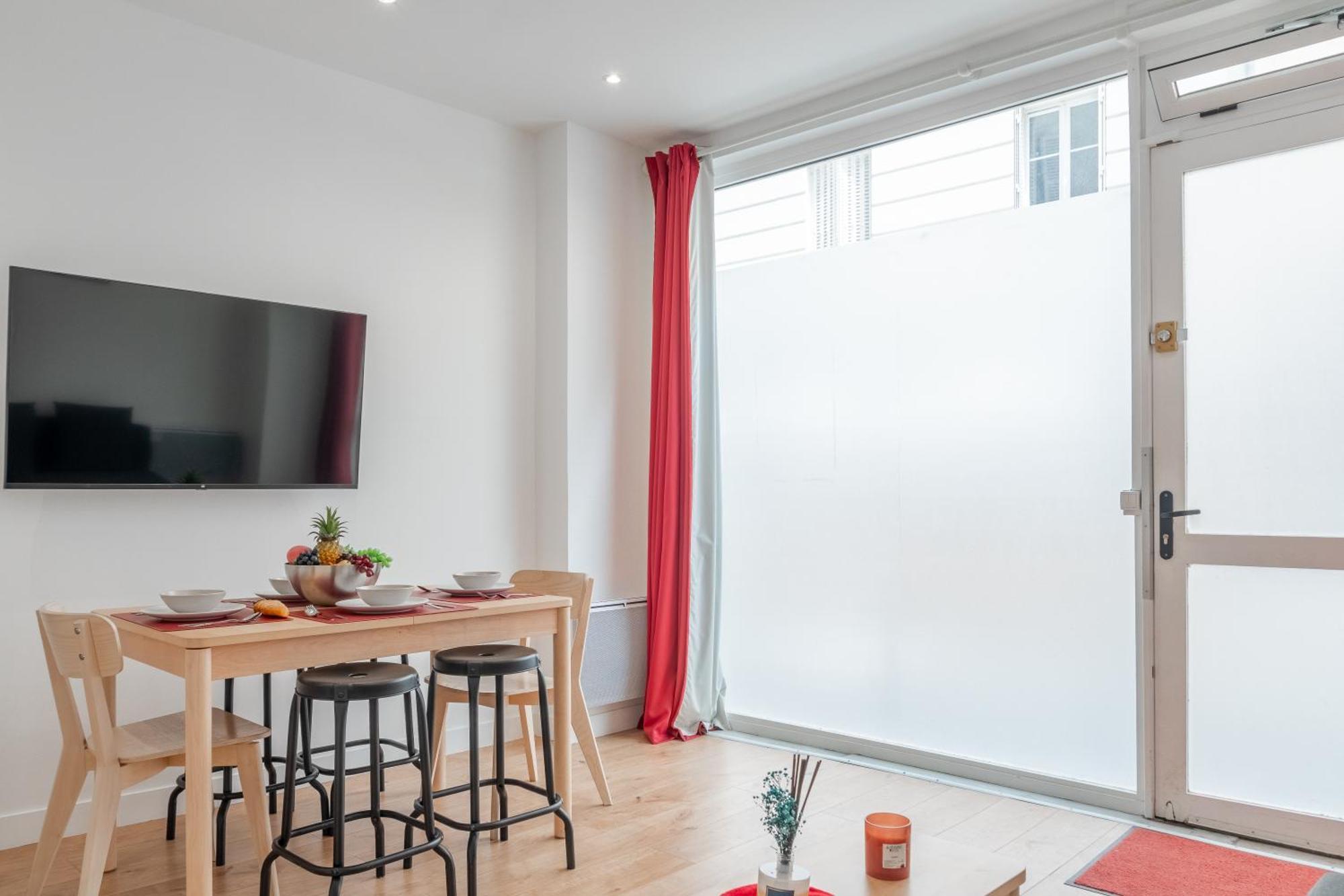 Lavie Maison Eiffel Ac Hot Tub Paris