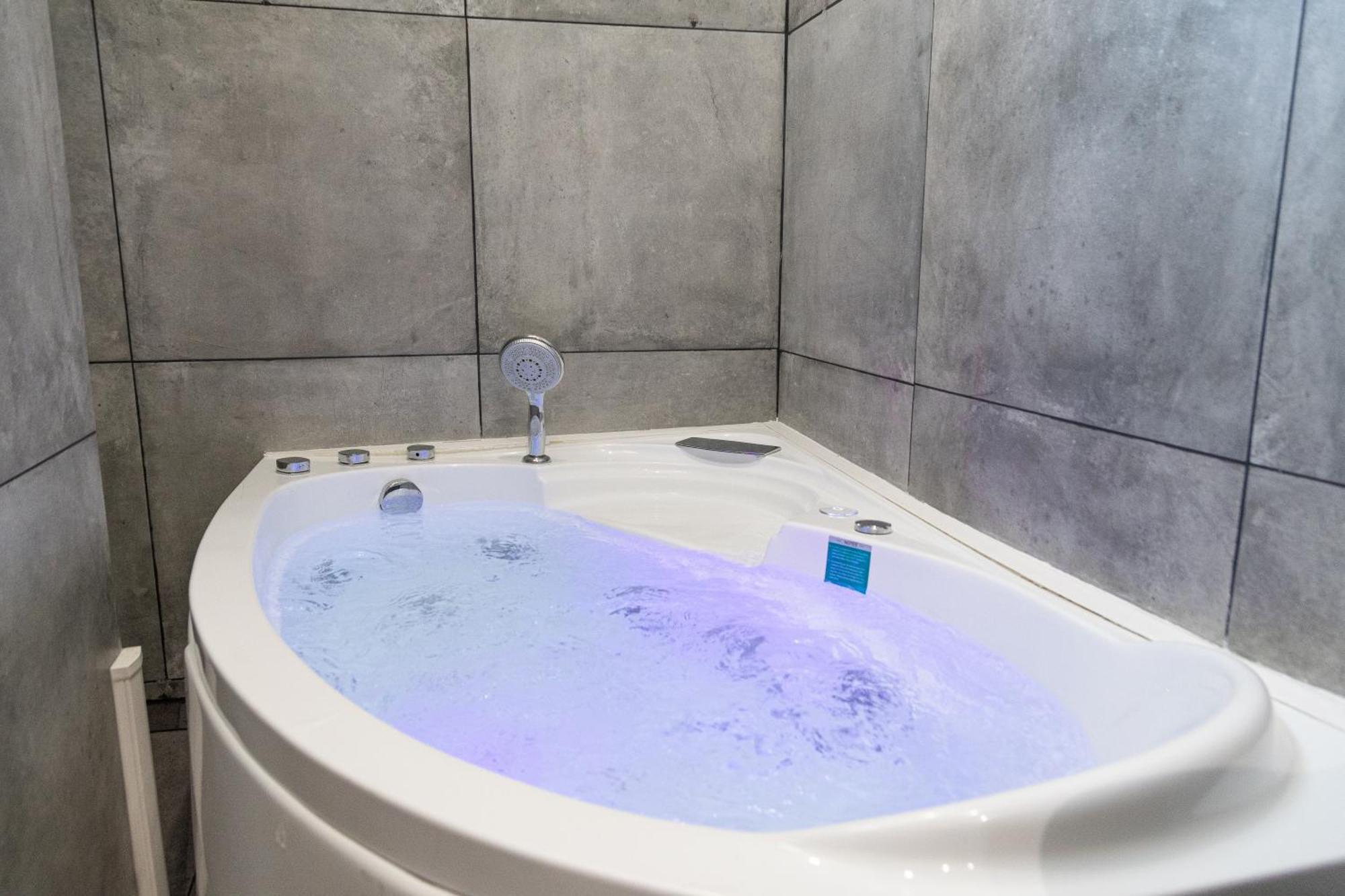 Lavie Maison Eiffel Ac Hot Tub Apartment