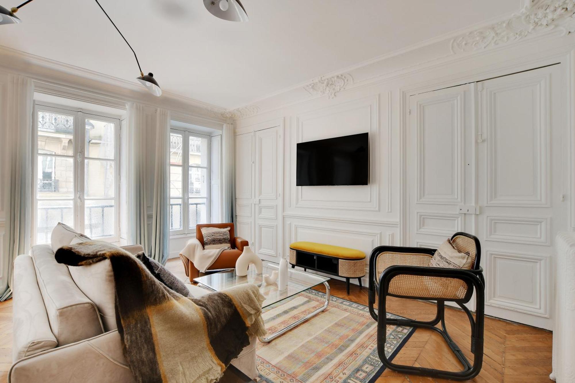 Parisian Luxury & Charm - St Germain Apartment