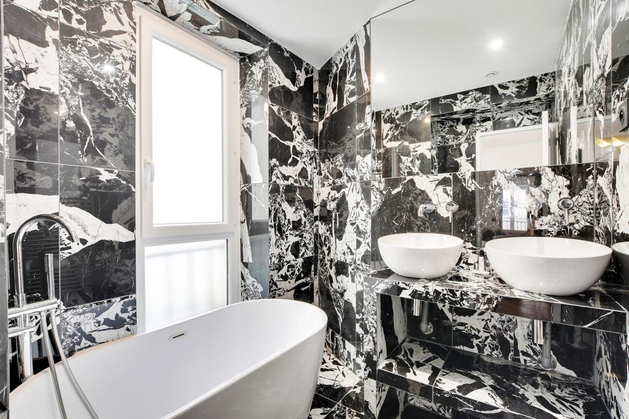 Parisian Luxury & Charm - St Germain Apartment