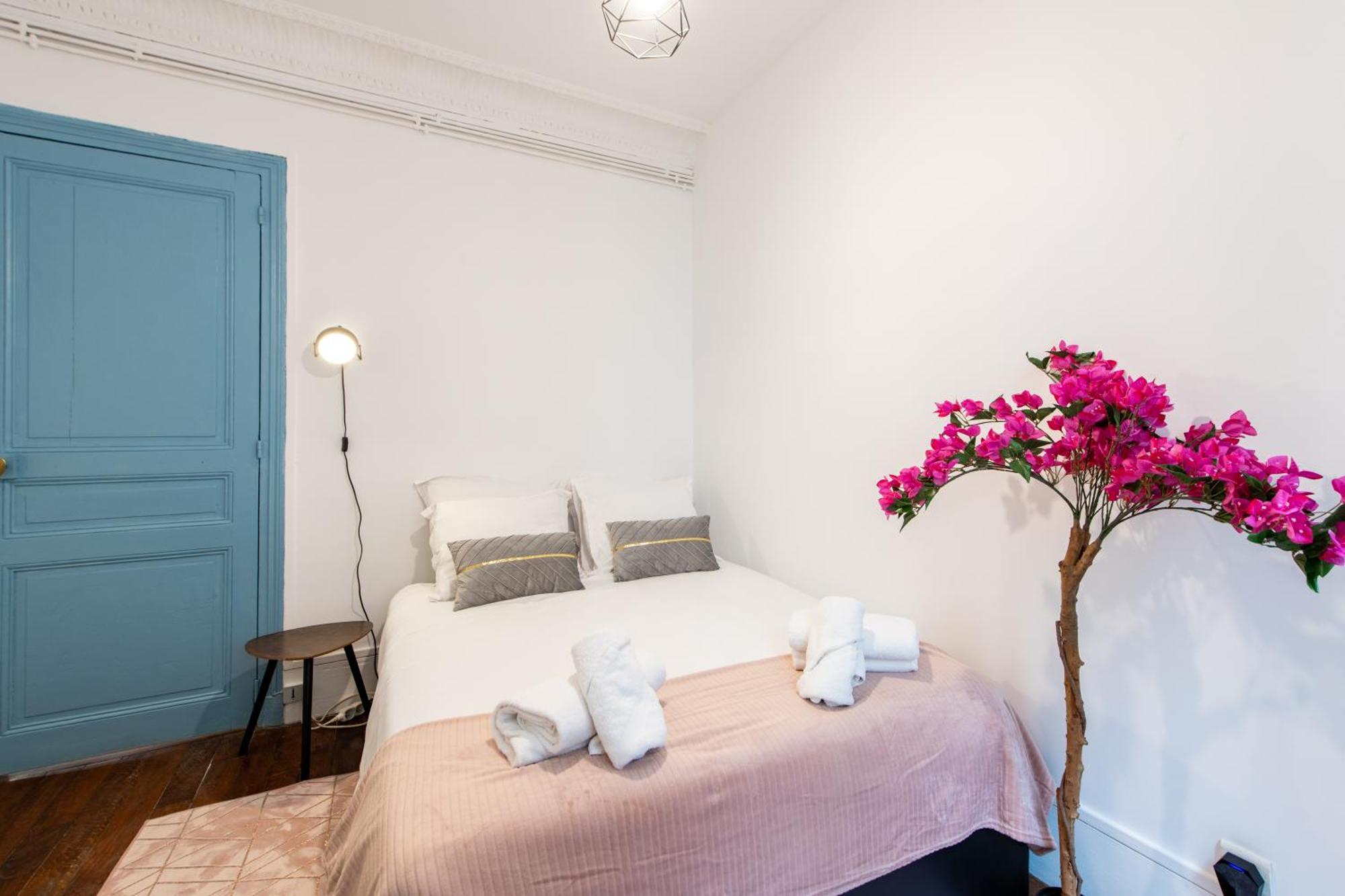 Apartment Stylish 2-bedroom Near The Famous Moulin Rouge *
