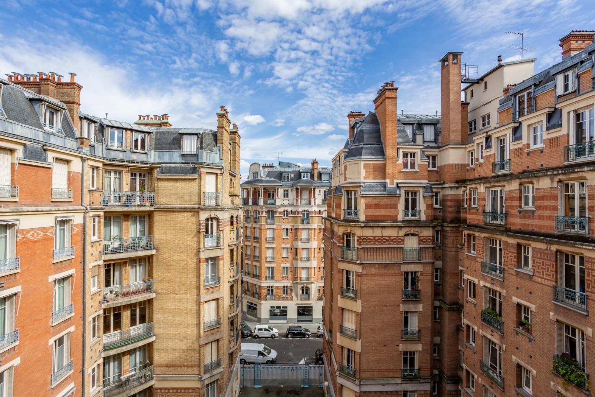 The 15 Place Paris