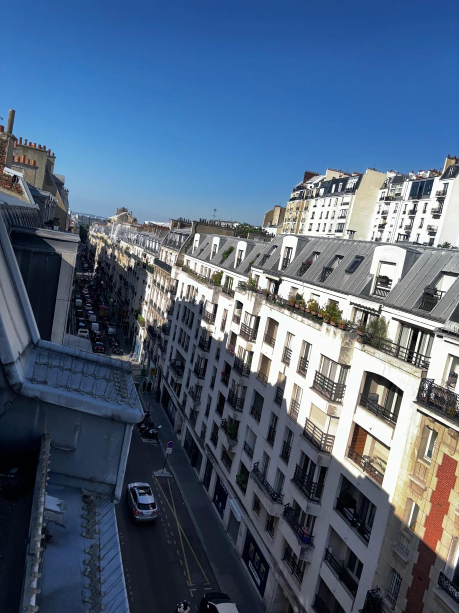 Apartment Wins Montmartre Paris