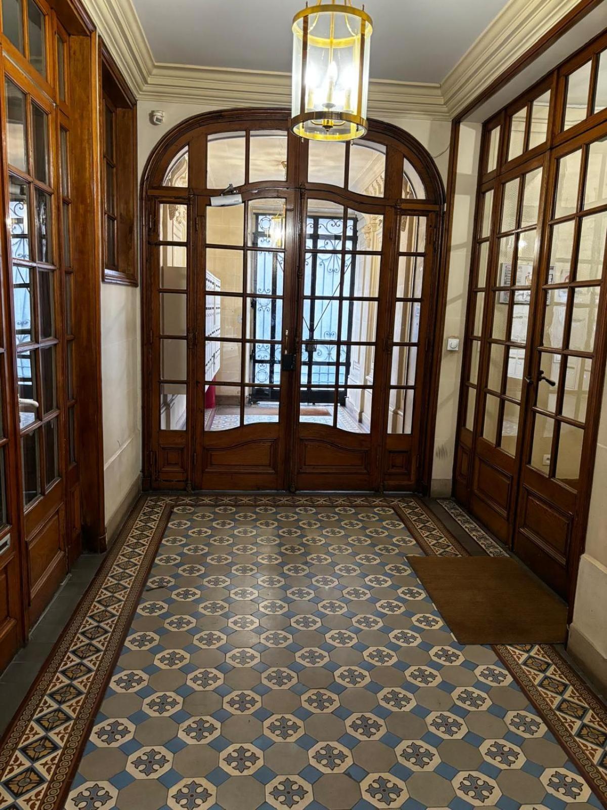 Apartment Wins Montmartre