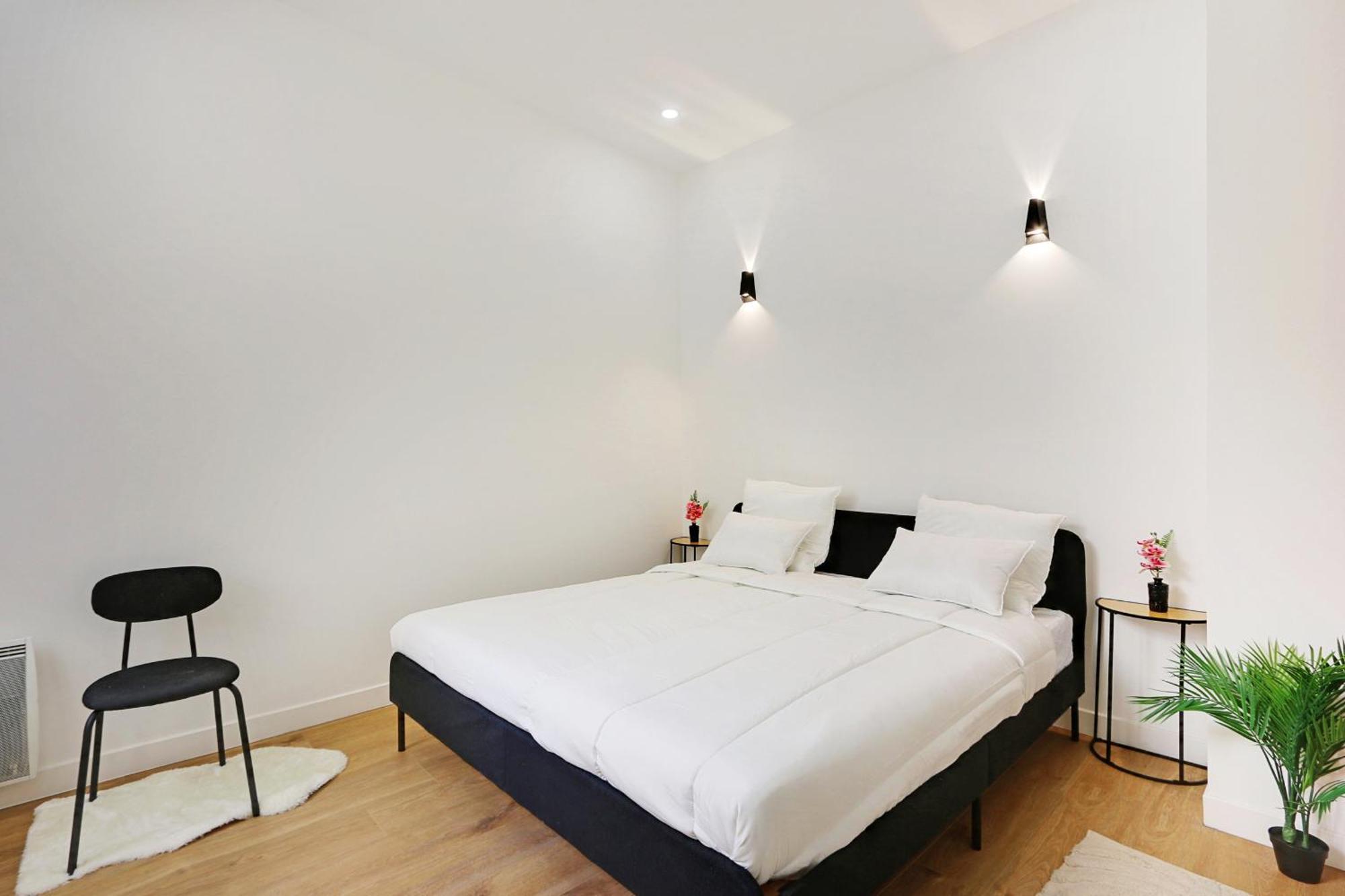 Sublime 2 Bedroom Flat In Apartment Paris